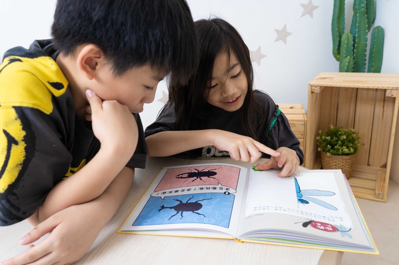 【小康軒|3-8歲兒童篇|財商桌遊。時間與錢包。幼小銜接教材。識寫圖卡。解謎遊戲書。程式車】 【小康軒|3-8歲兒童篇|財商桌遊。時間與錢包。幼小銜接教材。識寫圖卡。解謎遊戲書。程式車】