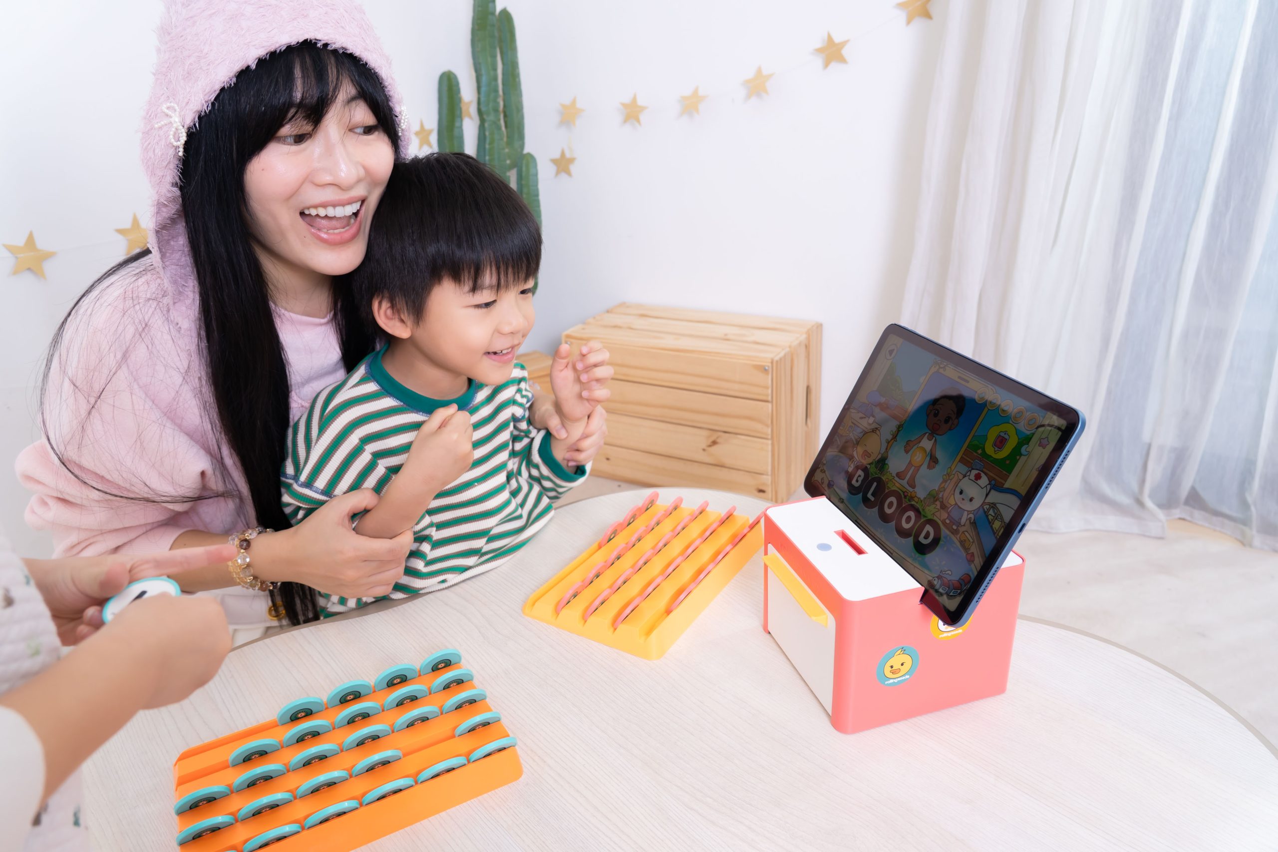 讓AI來助攻!沈浸式激發孩子主動學習!【韓國Rolling Seed智能互動學習遊戲機】茜茜獨家送收納包1200元+直播最狂折 讓AI來助攻!沈浸式激發孩子主動學習!【韓國Rolling Seed智能互動學習遊戲機】茜茜獨家送收納包1200元+直播最狂折