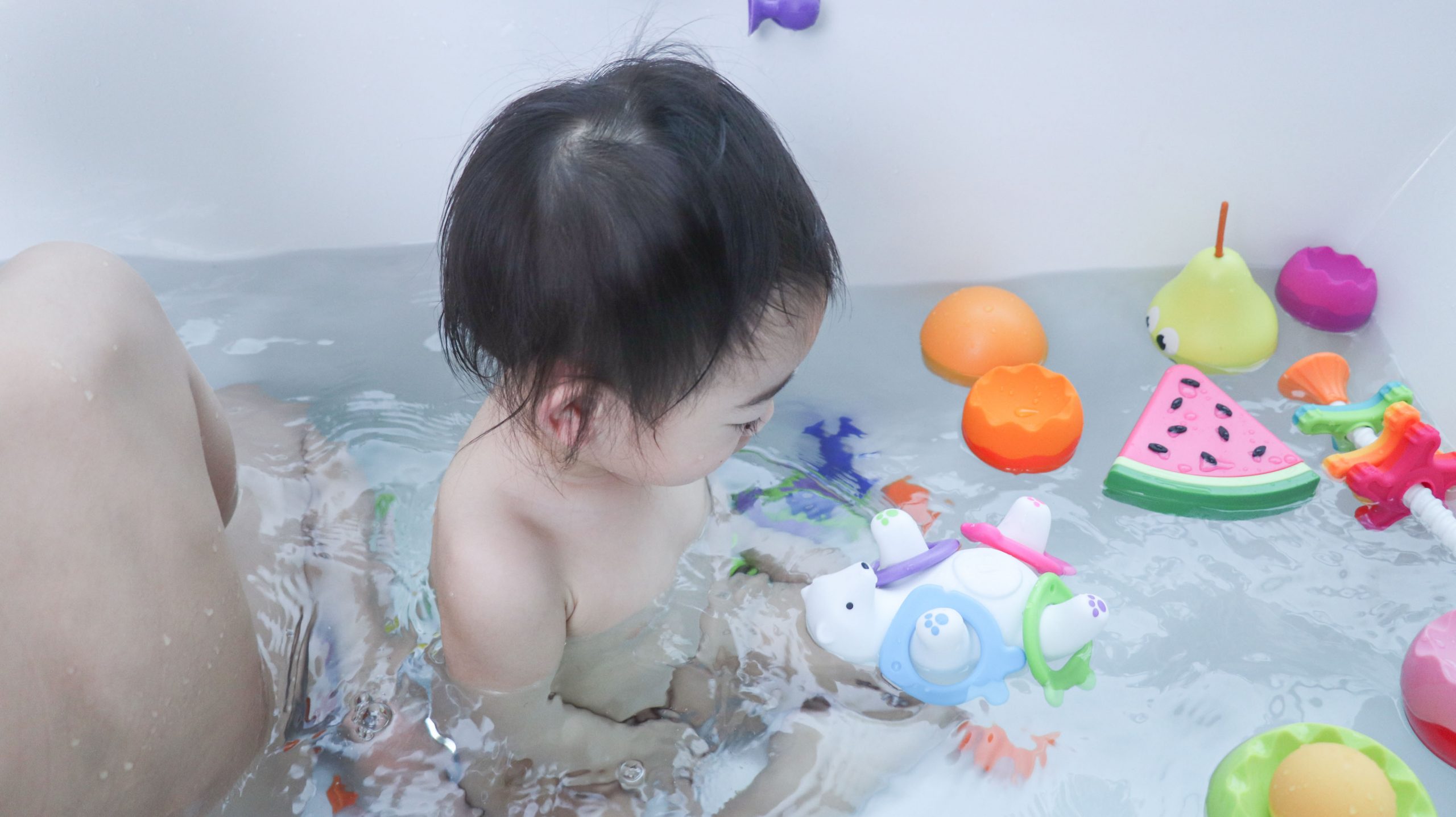 讓寶寶愛上洗澡洗頭【美國Munchkin洗澡玩具。坐式澡盆】