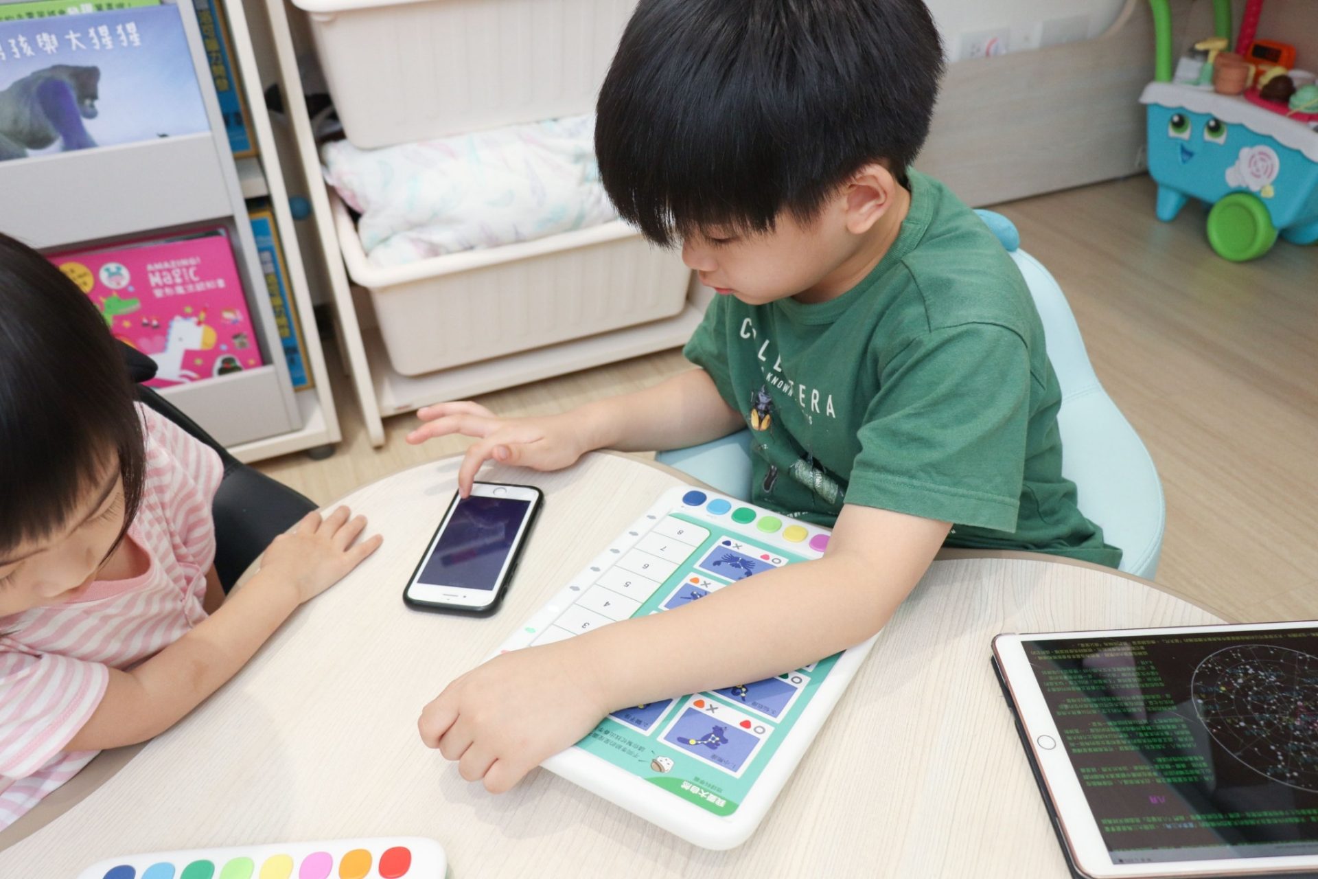 讓孩子愛上主動學習【青林5G智能學習寶｜啟蒙。進階。強化。藝術。語言】