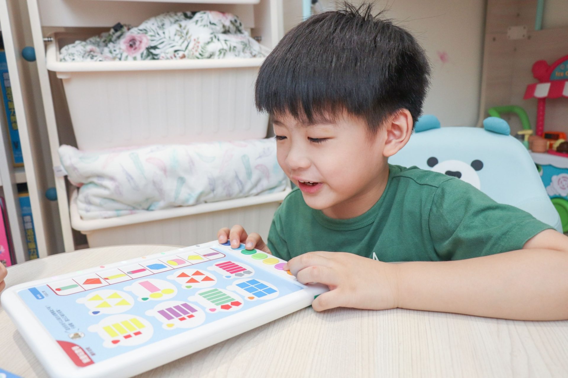 讓孩子愛上主動學習【青林5G智能學習寶｜啟蒙。進階。強化。藝術。語言】