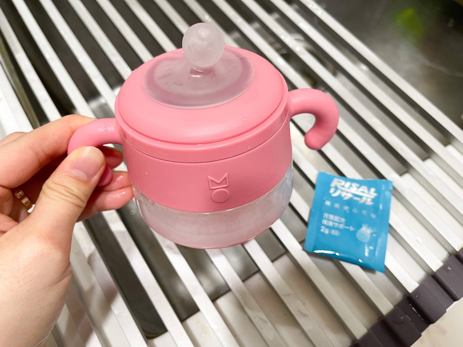 讓寶寶喝水好上手【日本Meroware學習水杯、零食球、保溫水杯、悶燒罐、防掉帶、水杯刷】