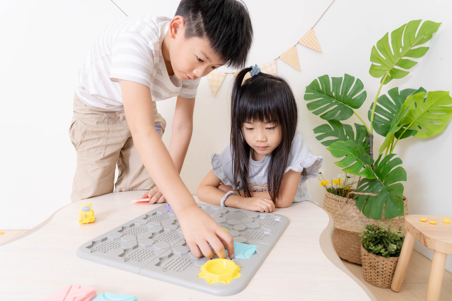 從細節玩出競爭力【日本Silverback超擬真可動積木+益智玩具+對戰遊戲】