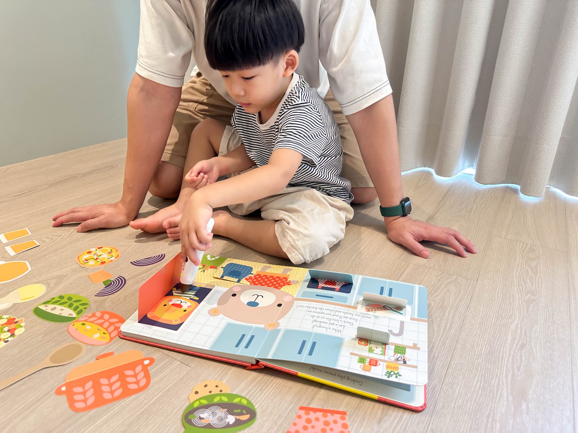 【KidsRead點讀筆x茜茜｜同步提升專注力｜幼兒英文篇。互動學習系列】+小小職人遊戲屋