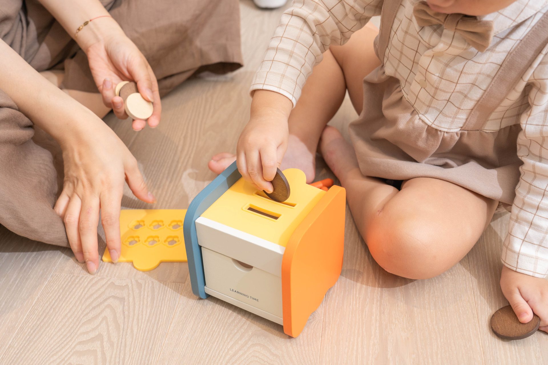 擔心孩子發展跟不上？你需要這個好東西【Learning Time 幼兒引導式學習盒】0~30個月成長 & 2歲以上情緒學習