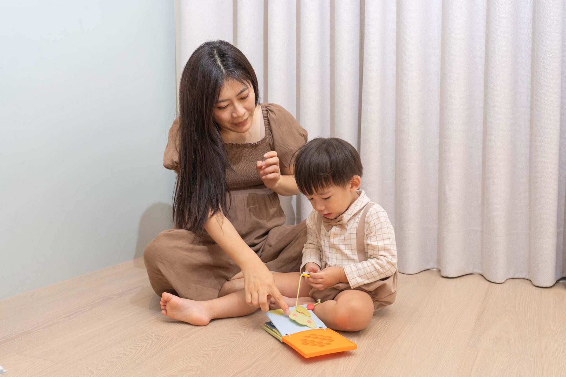 擔心孩子發展跟不上？你需要這個好東西【Learning Time 幼兒引導式學習盒】0~30個月成長 & 2歲以上情緒學習