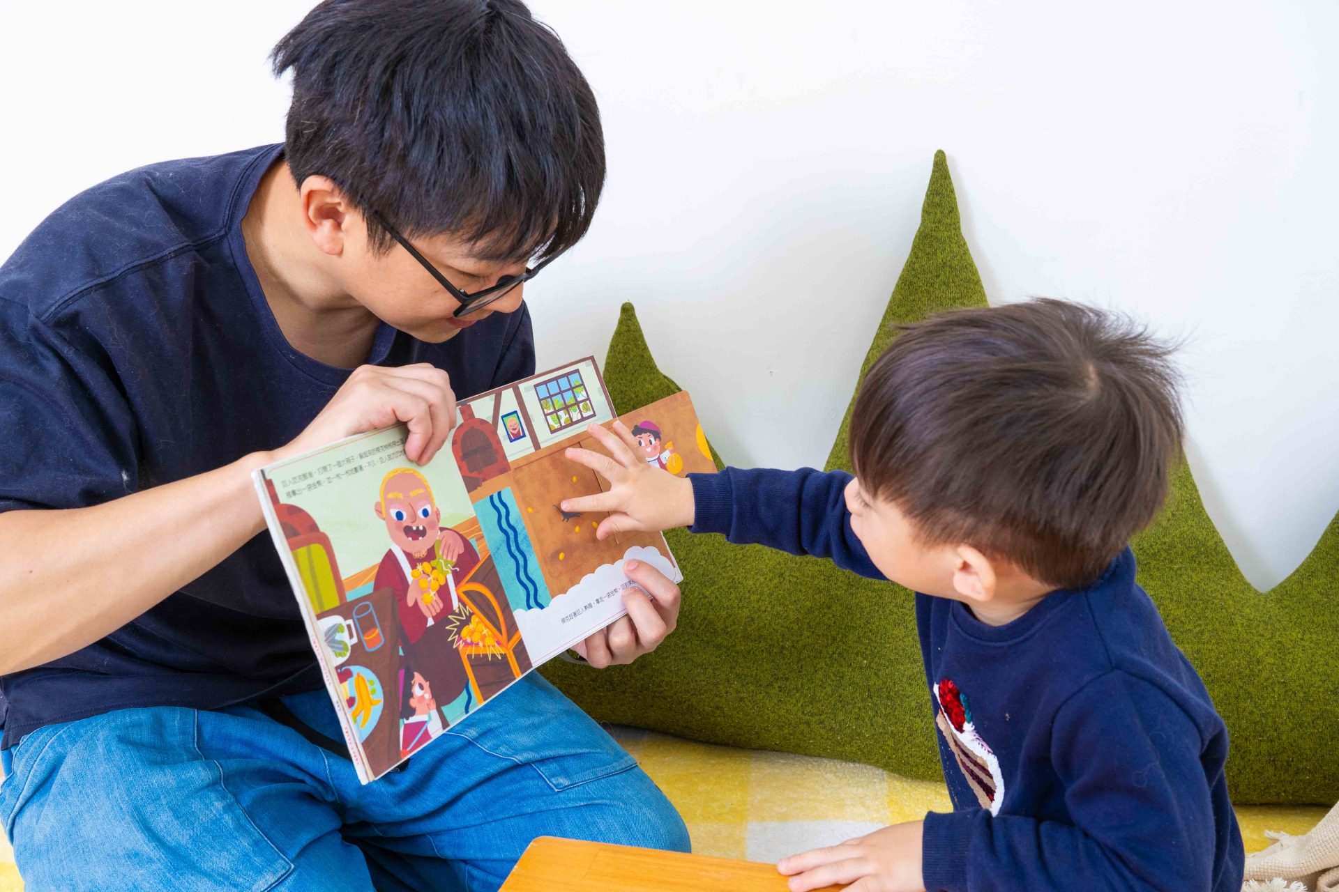 禾流文創童書團購【茜茜推薦|0-2歲+ 幼兒六感篇(下) 視覺、味覺、動覺】2025上半年度最大團。獨家新品。內有音樂書試聽影片 禾流文創童書團購【茜茜推薦|0-2歲+ 幼兒六感篇(下) 視覺、味覺、動覺】2025上半年度最大團。獨家新品。內有音樂書試聽影片