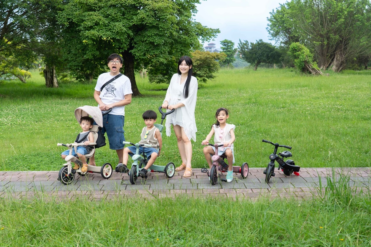 【從8個月玩到5-6歲|法國Globber TRIKE五合一折疊三輪車(秒變兩輪滑步車。內有轉彎影片)|寶寶2合1三輪滑步/腳踏車】 【從8個月玩到5-6歲|法國Globber TRIKE五合一折疊三輪車(秒變兩輪滑步車。內有轉彎影片)|寶寶2合1三輪滑步/腳踏車】