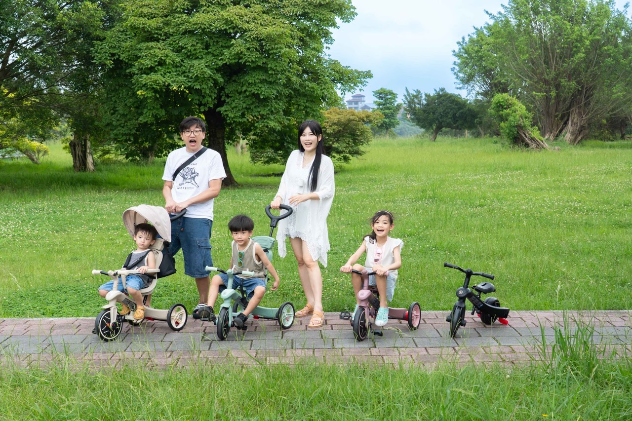 【從8個月玩到5-6歲|法國Globber TRIKE五合一折疊三輪車(秒變兩輪滑步車。內有轉彎影片)|寶寶2合1三輪滑步/腳踏車】 【從8個月玩到5-6歲|法國Globber TRIKE五合一折疊三輪車(秒變兩輪滑步車。內有轉彎影片)|寶寶2合1三輪滑步/腳踏車】