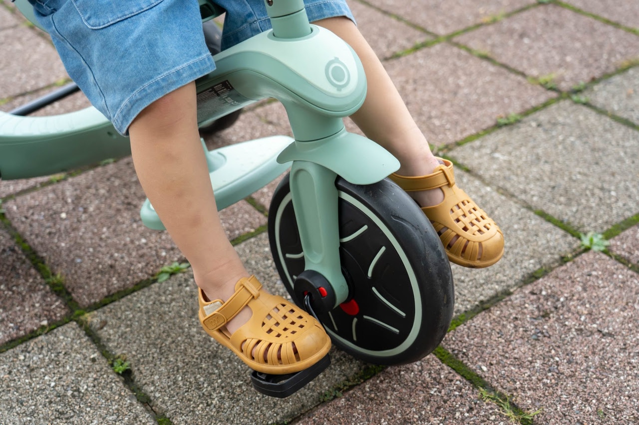 【從8個月玩到5-6歲|法國Globber TRIKE五合一折疊三輪車(秒變兩輪滑步車。內有轉彎影片)|寶寶2合1三輪滑步/腳踏車】 【從8個月玩到5-6歲|法國Globber TRIKE五合一折疊三輪車(秒變兩輪滑步車。內有轉彎影片)|寶寶2合1三輪滑步/腳踏車】