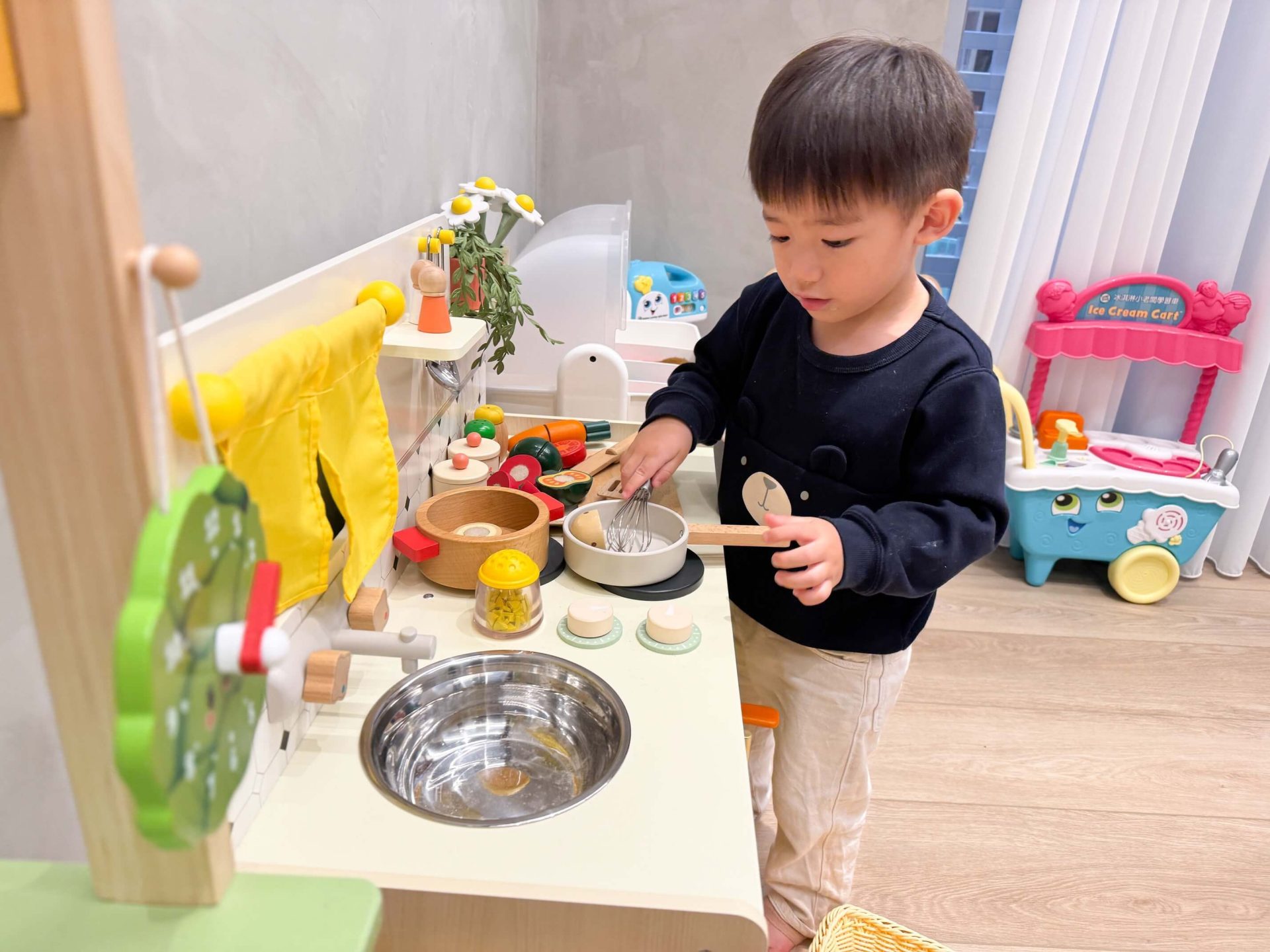 從切切樂到豪華廚房:孩子最愛的夢幻廚具清單一次公開✨【法國Janod+日本ED Inter廚房料理木玩 | 從0歲玩到12歲】茜茜獨家團購優惠 從切切樂到豪華廚房:孩子最愛的夢幻廚具清單一次公開✨【法國Janod+日本ED Inter廚房料理木玩 | 從0歲玩到12歲】茜茜獨家團購優惠