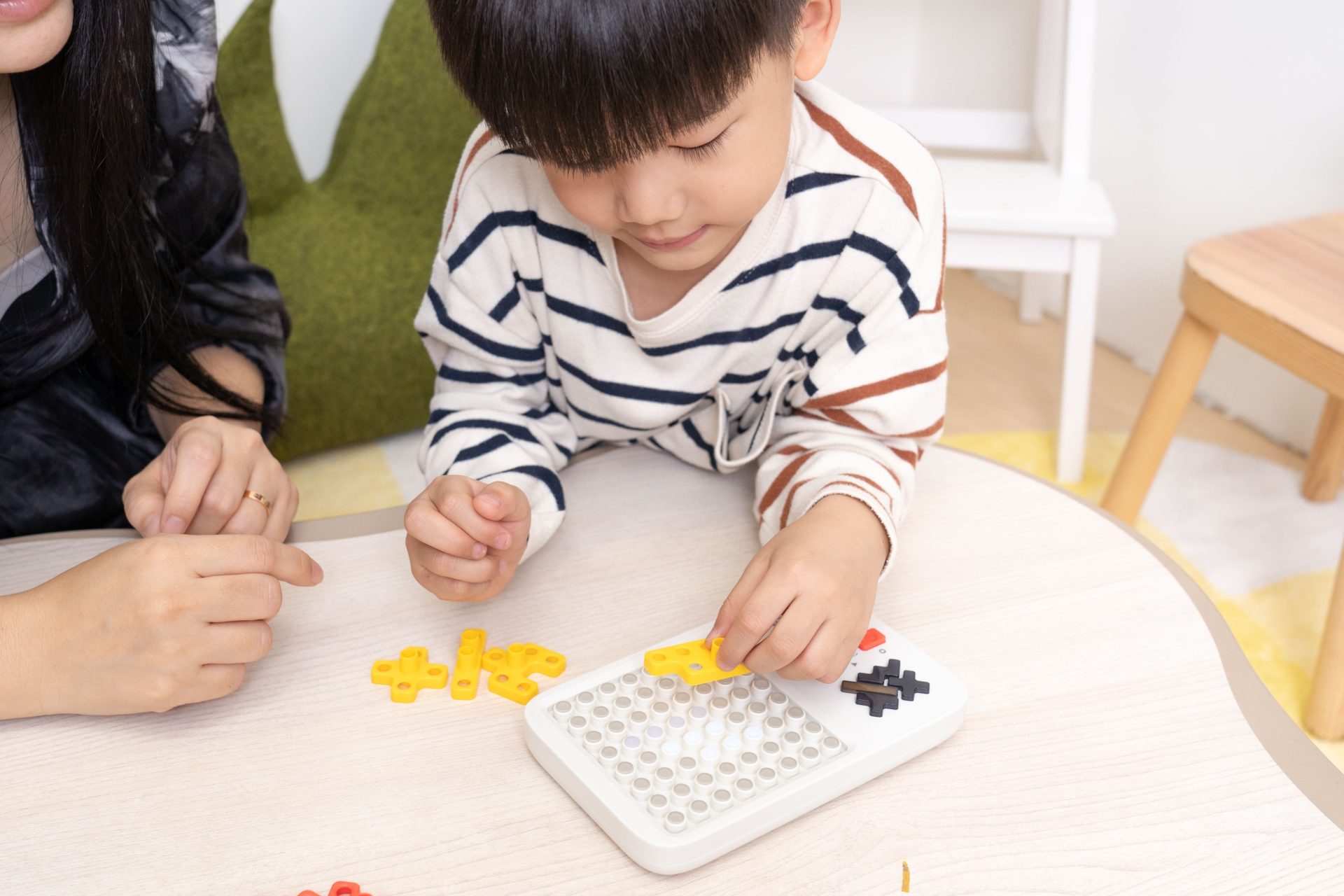 讓孩子大大減少3C使用!【GIIKER 兒童電子益智能遊戲機】 讓孩子大大減少3C使用!【GIIKER 兒童電子益智能遊戲機】
