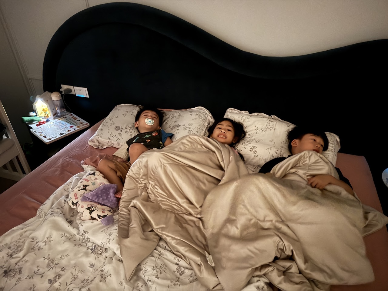 【給你柔柔嫩嫩一夜好眠|伯尼寢具 頂級膠原蛋白60支天絲寢具+汪汪隊天絲兒童睡墊】茜茜質感好物團購 【給你柔柔嫩嫩一夜好眠|伯尼寢具 頂級膠原蛋白60支天絲寢具+汪汪隊天絲兒童睡墊】茜茜質感好物團購