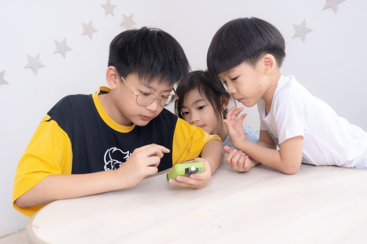 讓孩子大大減少3C使用!【GIIKER 兒童電子益智能遊戲機】 讓孩子大大減少3C使用!【GIIKER 兒童電子益智能遊戲機】