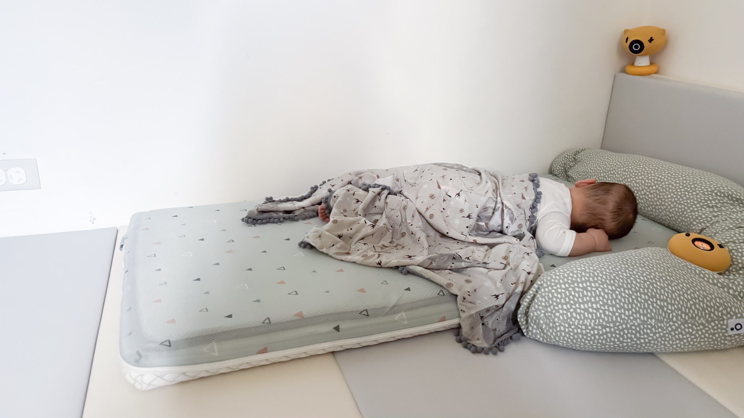 為什麼【韓國GIO｜涼爽座墊。有機棉透氣床墊。6.6cm三明治厚床墊。頭型枕。冰巢涼感】總是大熱賣？｜茜茜獨家團購優惠