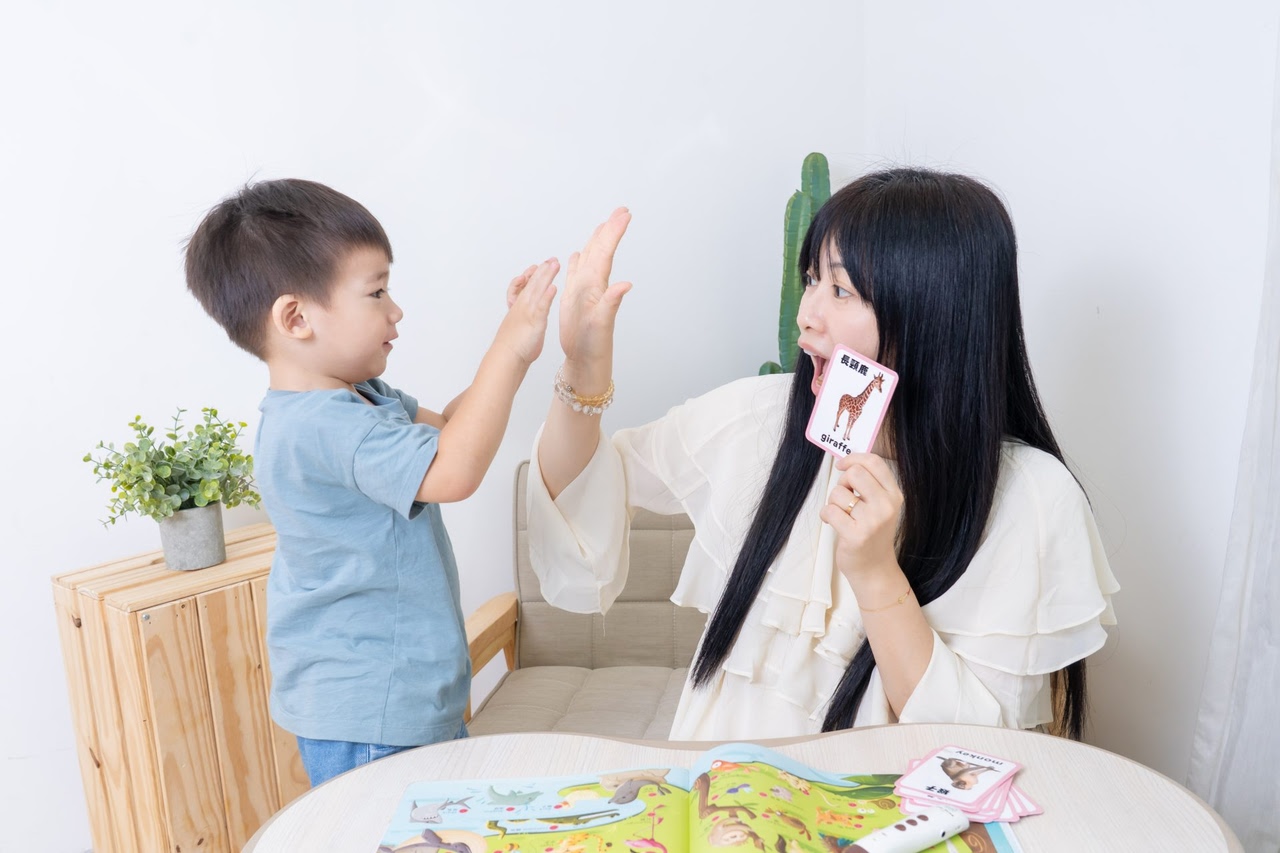 【KidsRead點讀筆x茜茜｜0歲開始～自然學雙語｜幼兒英文篇。茜茜建議適齡書單】