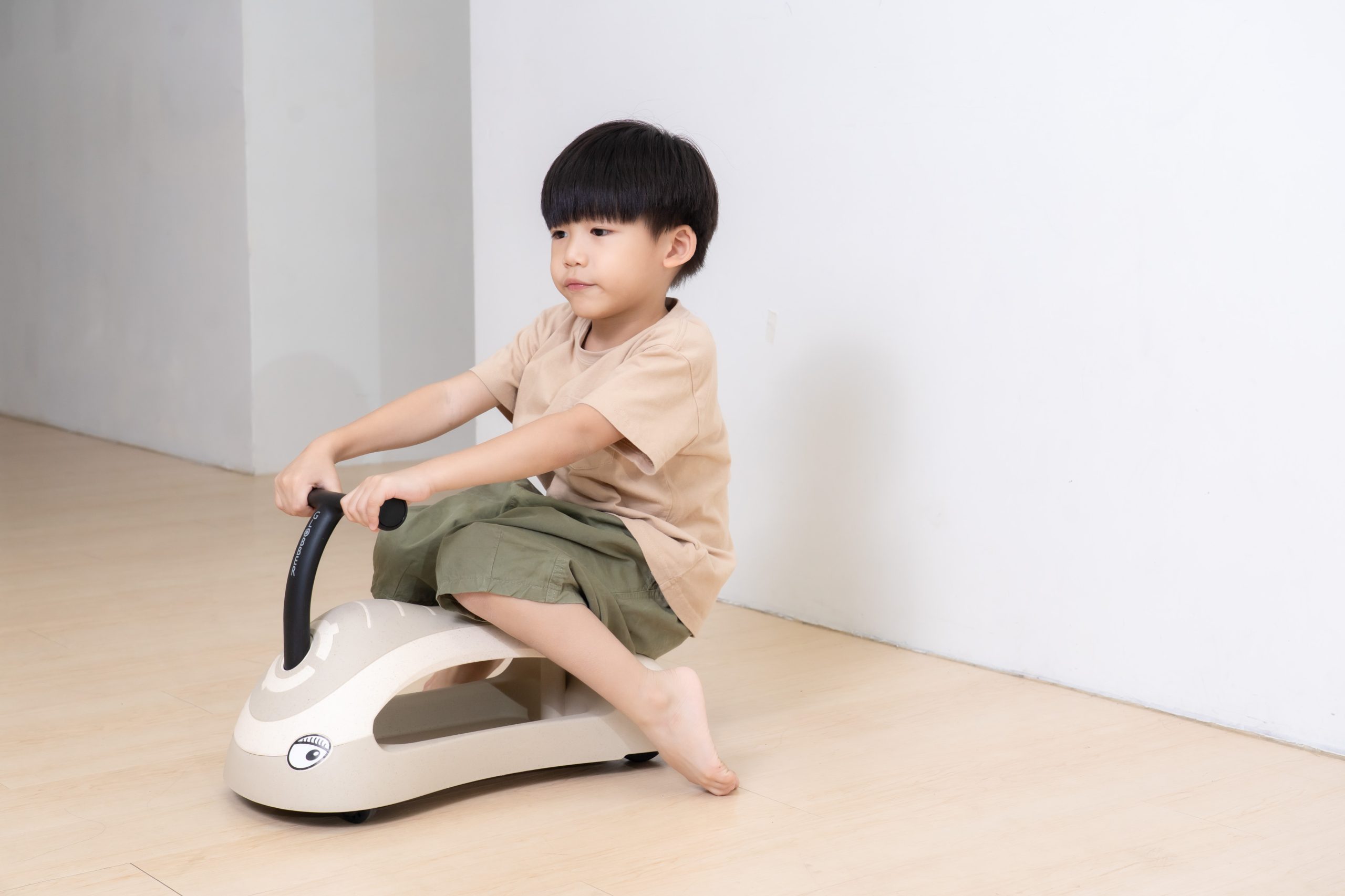 【從8個月玩到5-6歲|法國Globber TRIKE五合一折疊三輪車(秒變兩輪滑步車。內有轉彎影片)|寶寶2合1三輪滑步/腳踏車】 【從8個月玩到5-6歲|法國Globber TRIKE五合一折疊三輪車(秒變兩輪滑步車。內有轉彎影片)|寶寶2合1三輪滑步/腳踏車】