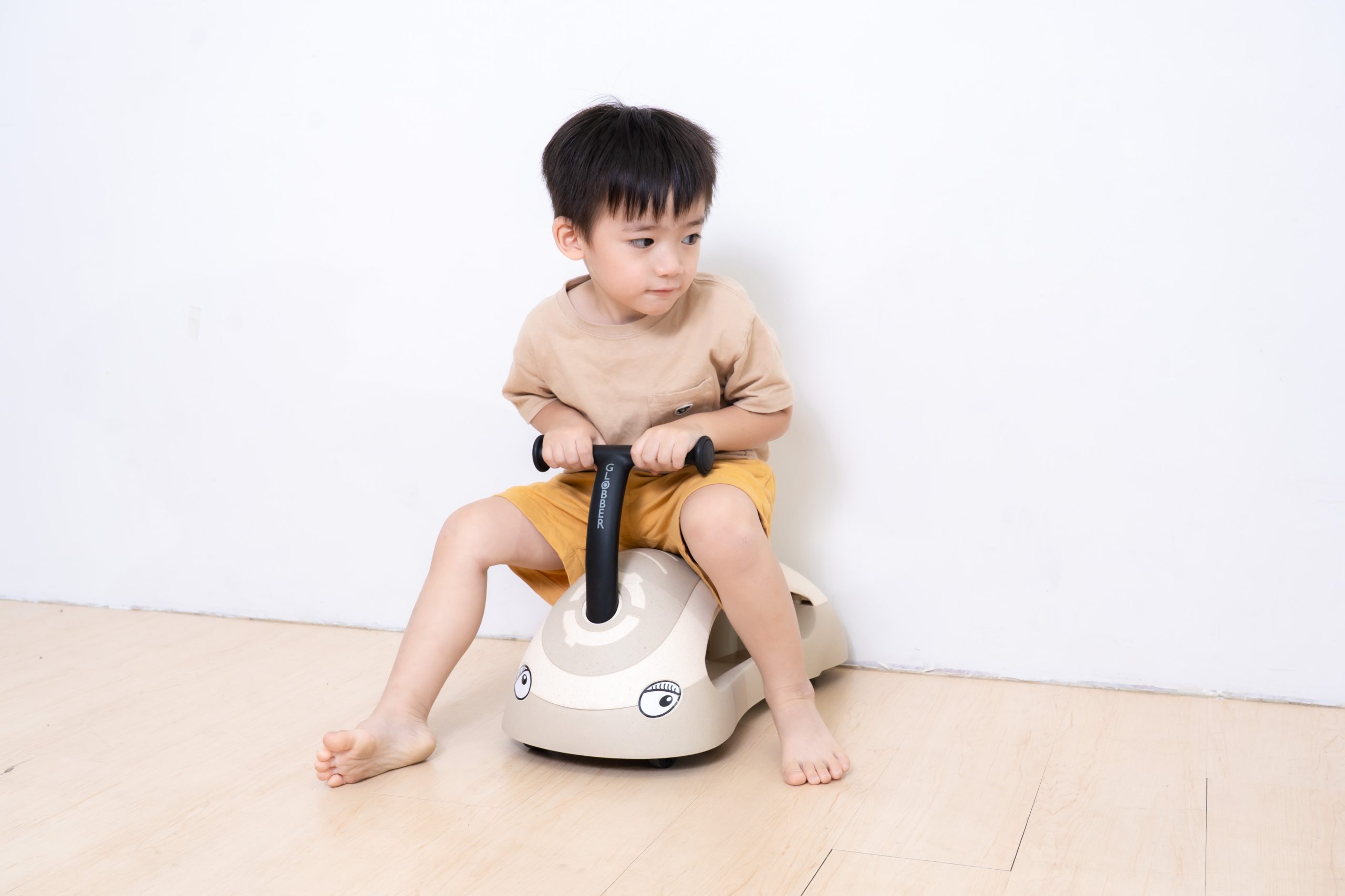 【從8個月玩到5-6歲|法國Globber TRIKE五合一折疊三輪車(秒變兩輪滑步車。內有轉彎影片)|寶寶2合1三輪滑步/腳踏車】 【從8個月玩到5-6歲|法國Globber TRIKE五合一折疊三輪車(秒變兩輪滑步車。內有轉彎影片)|寶寶2合1三輪滑步/腳踏車】