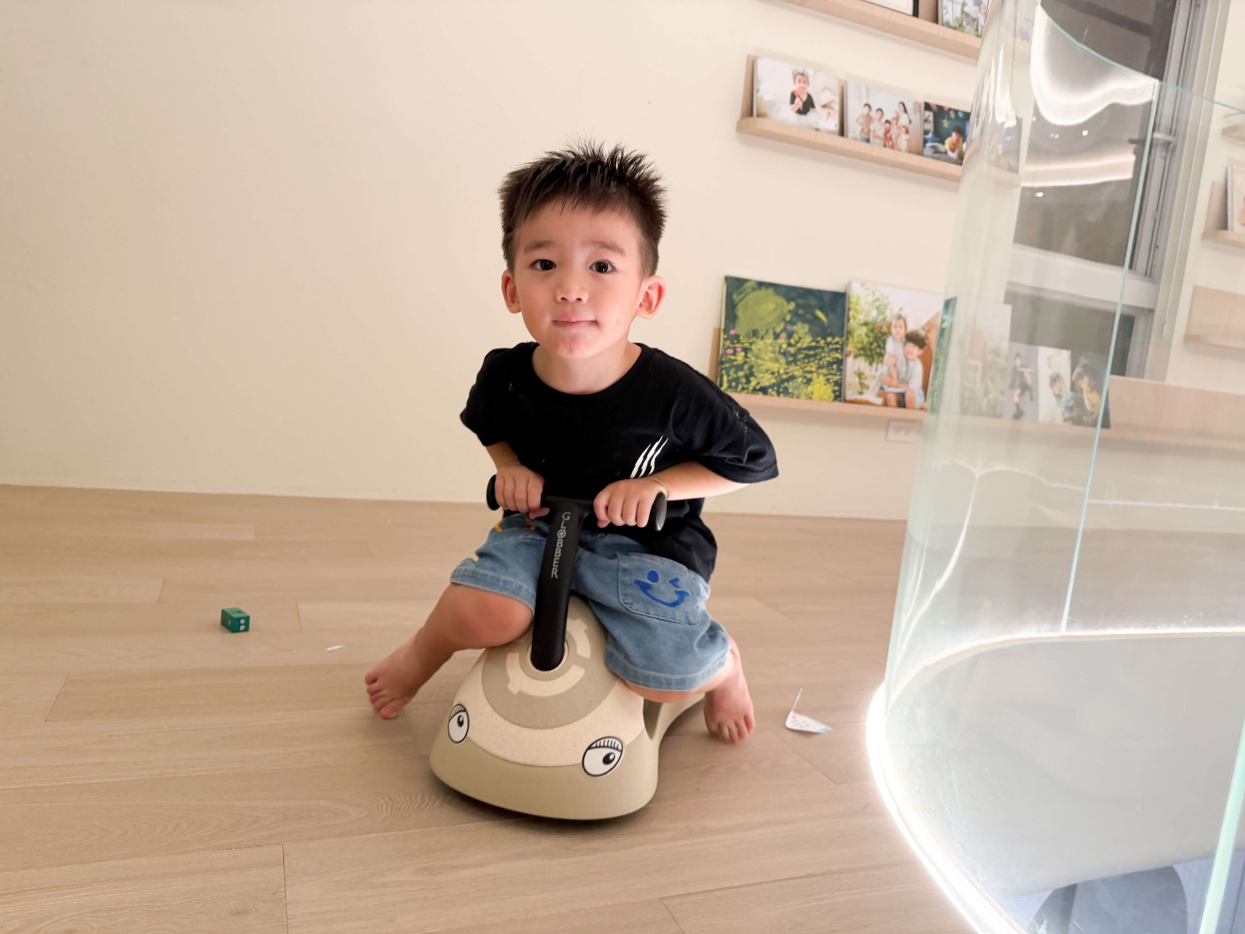 【從8個月玩到5-6歲|法國Globber TRIKE五合一折疊三輪車(秒變兩輪滑步車。內有轉彎影片)|寶寶2合1三輪滑步/腳踏車】 【從8個月玩到5-6歲|法國Globber TRIKE五合一折疊三輪車(秒變兩輪滑步車。內有轉彎影片)|寶寶2合1三輪滑步/腳踏車】