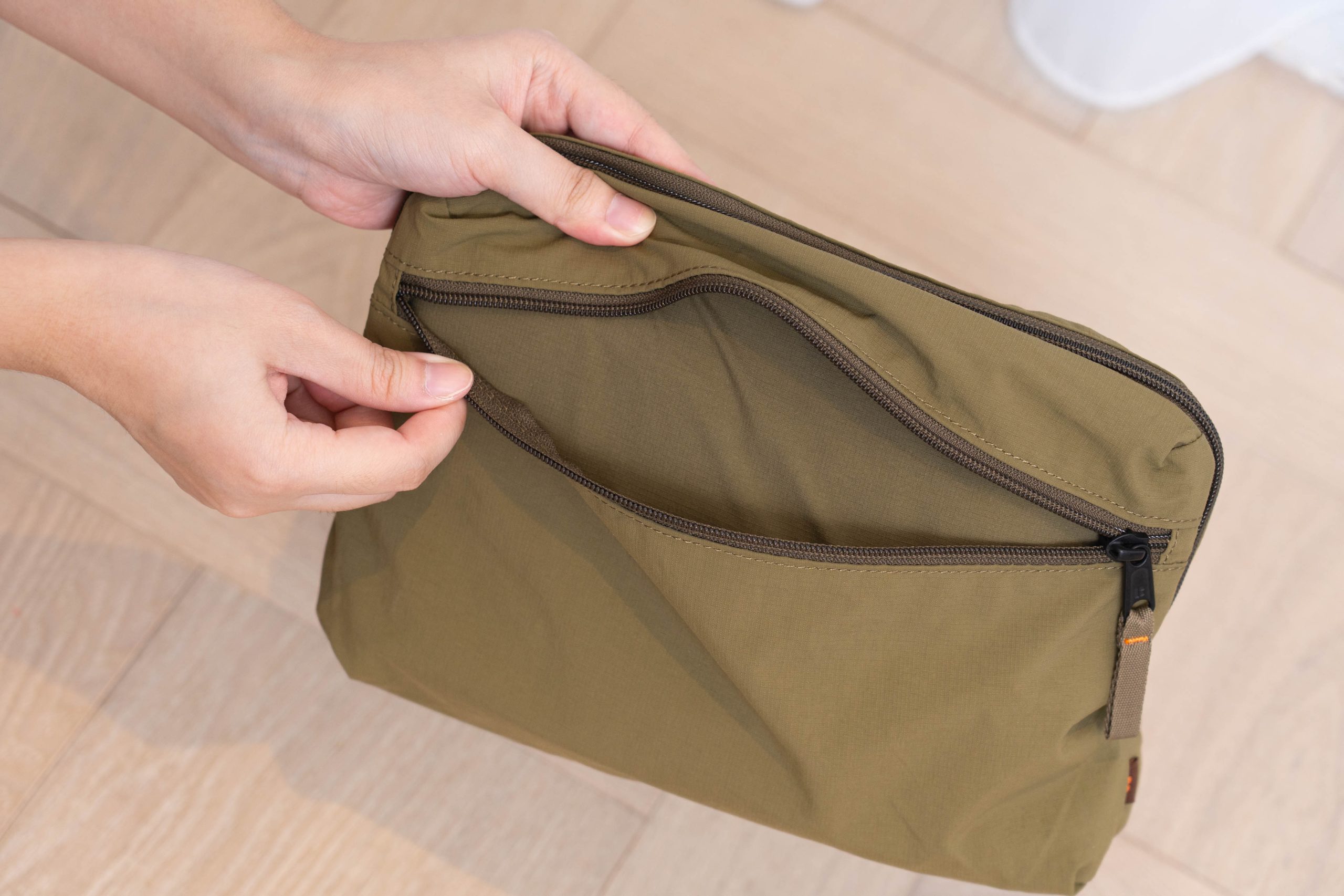 超神！拉鍊一拉多出40%收納空間！【韓國Branden收納專家｜最新二代系列＋Lite超輕量系列】壓縮收納袋(衣物/寢具/外套)。盥洗包。化妝包。護照包。防盜背包。鞋袋