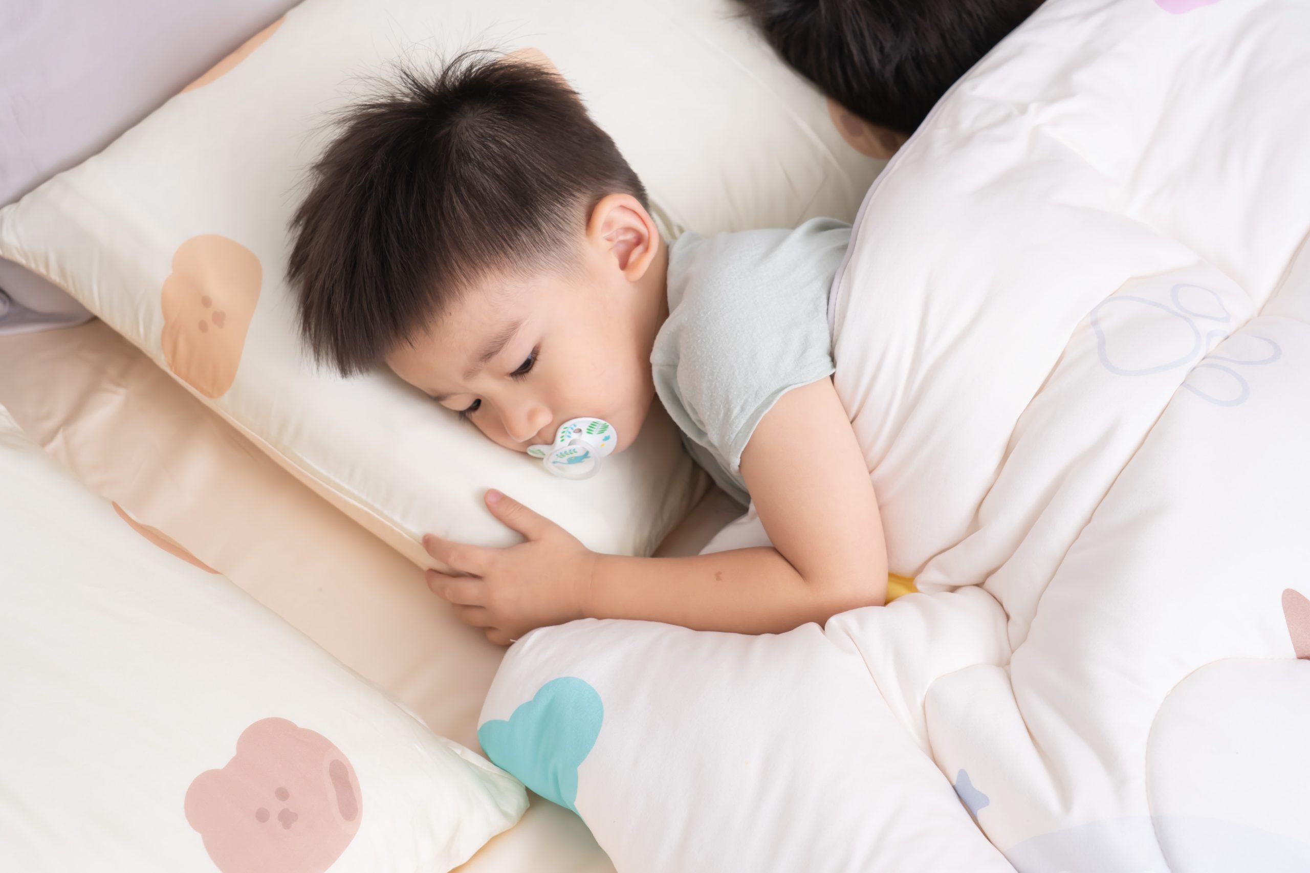 【給你柔柔嫩嫩一夜好眠｜伯尼寢具 頂級膠原蛋白60支天絲寢具+汪汪隊天絲兒童睡墊】茜茜質感好物團購