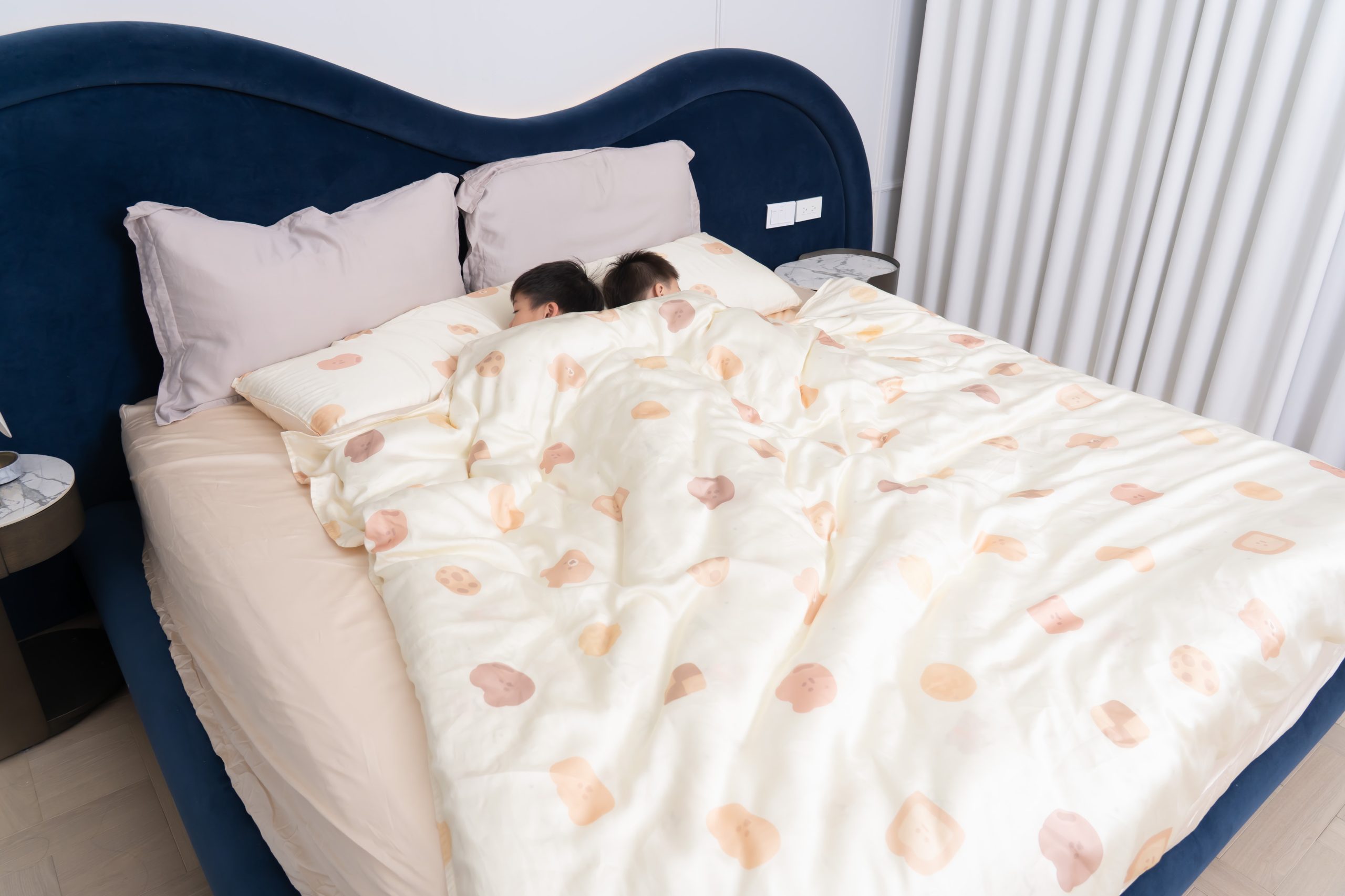 【給你柔柔嫩嫩一夜好眠｜伯尼寢具 頂級膠原蛋白60支天絲寢具+汪汪隊天絲兒童睡墊】茜茜質感好物團購