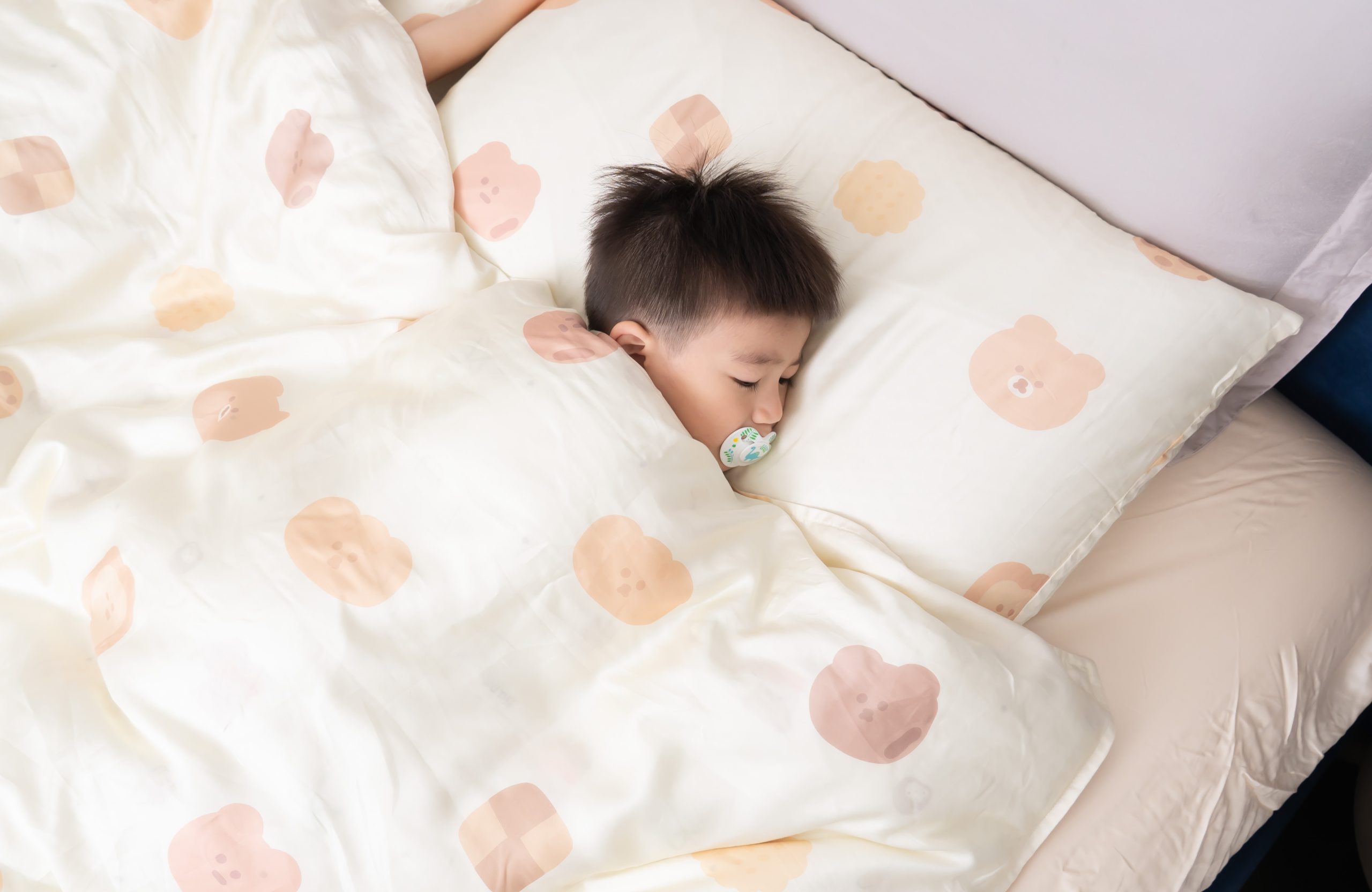 【給你柔柔嫩嫩一夜好眠｜伯尼寢具 頂級膠原蛋白60支天絲寢具+汪汪隊天絲兒童睡墊】茜茜質感好物團購