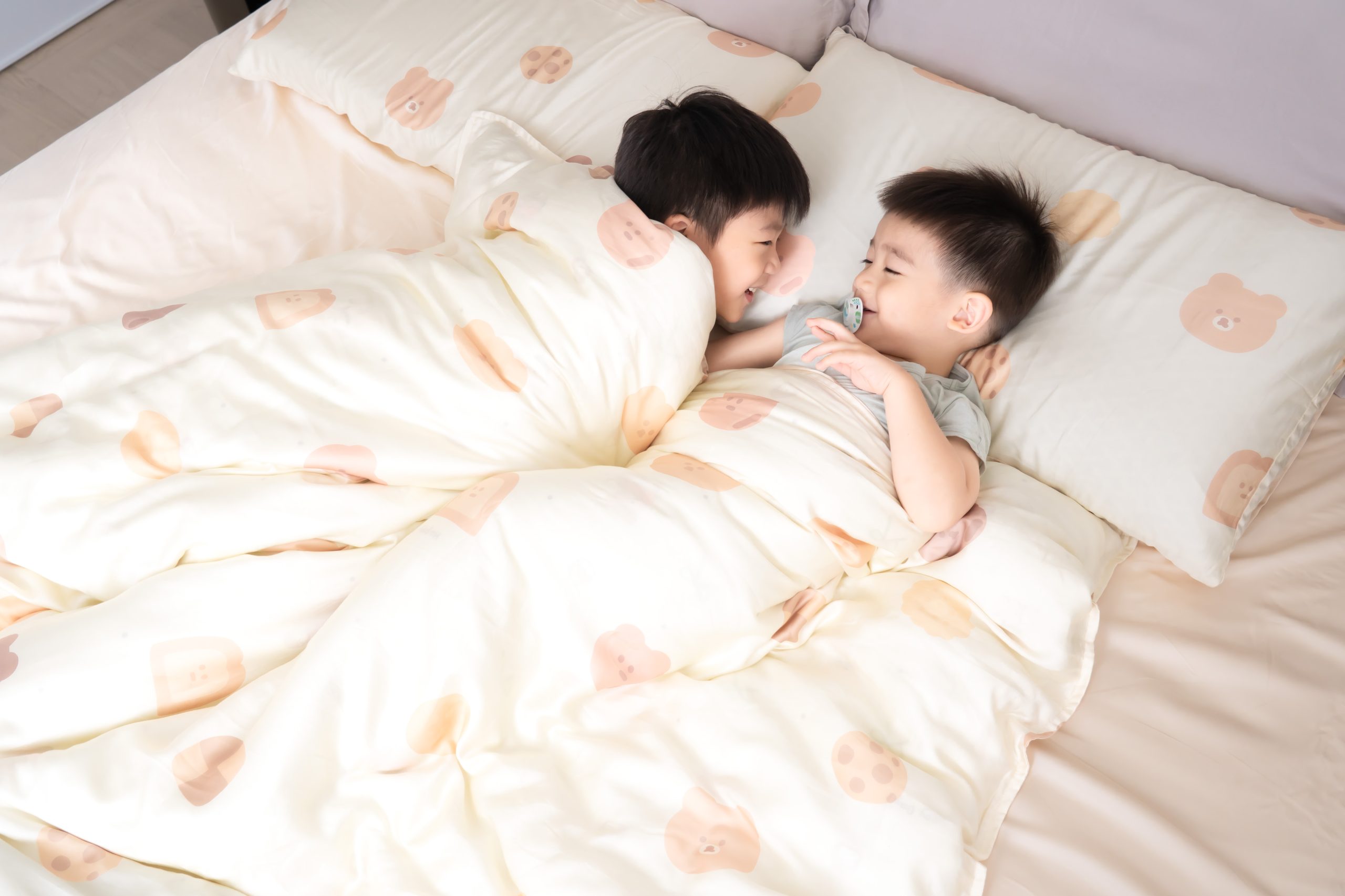 【給你柔柔嫩嫩一夜好眠｜伯尼寢具 頂級膠原蛋白60支天絲寢具+汪汪隊天絲兒童睡墊】茜茜質感好物團購