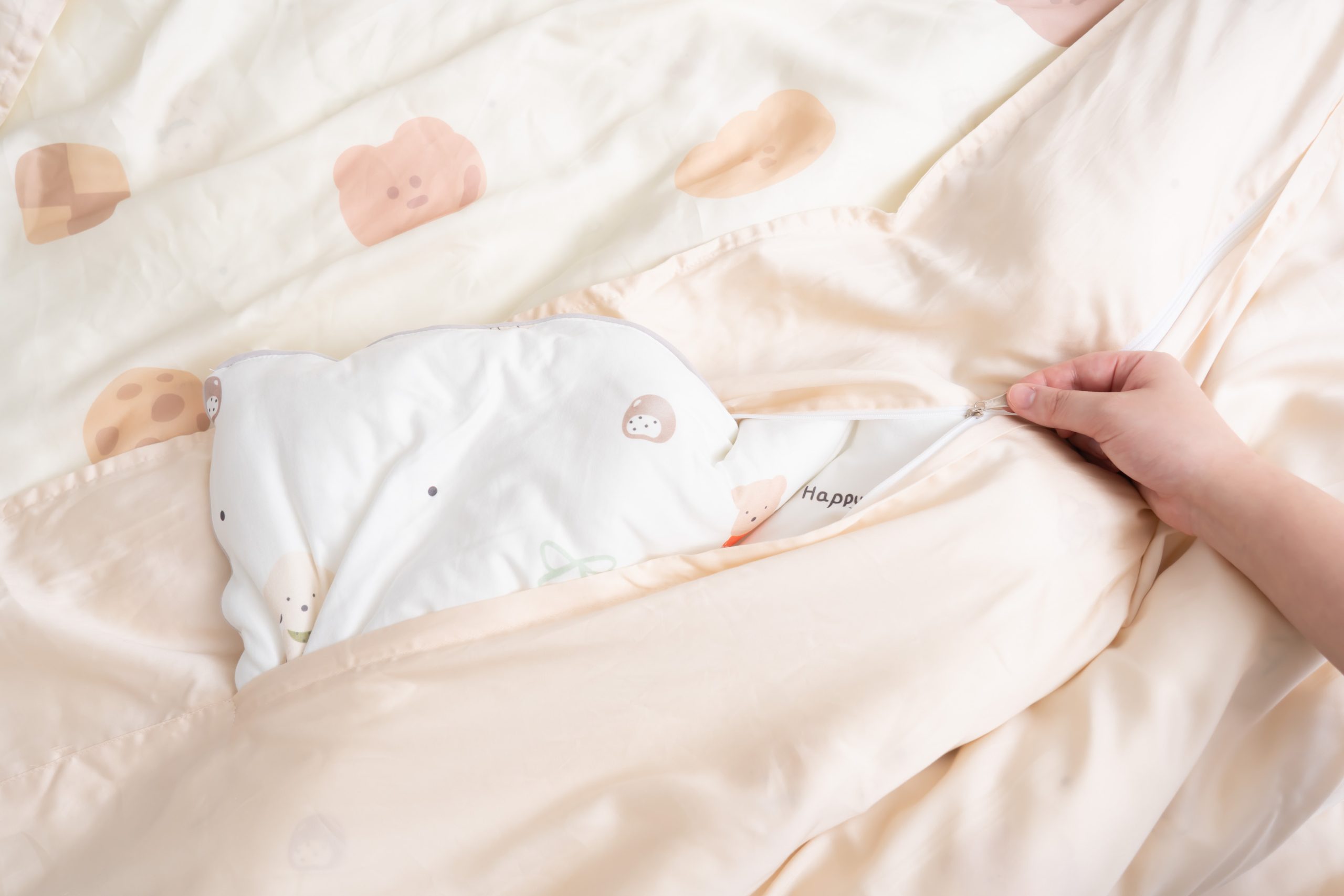 【給你柔柔嫩嫩一夜好眠｜伯尼寢具 頂級膠原蛋白60支天絲寢具+汪汪隊天絲兒童睡墊】茜茜質感好物團購