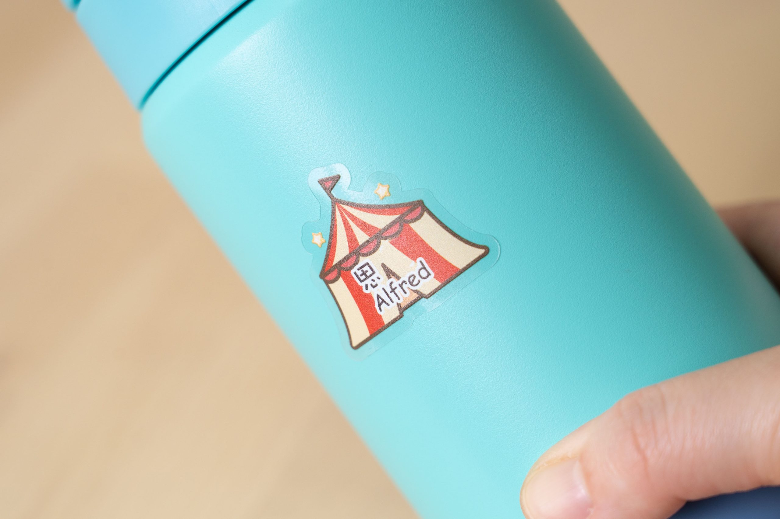 小孩必備！超實用姓名貼【作伴｜耐高溫+防水姓名貼。水晶貼。不鏽鋼水杯。衣物印章。客製餐具組。三色碗。鑰匙圈。手帕。水壺】～波力+汪汪隊聯名款！