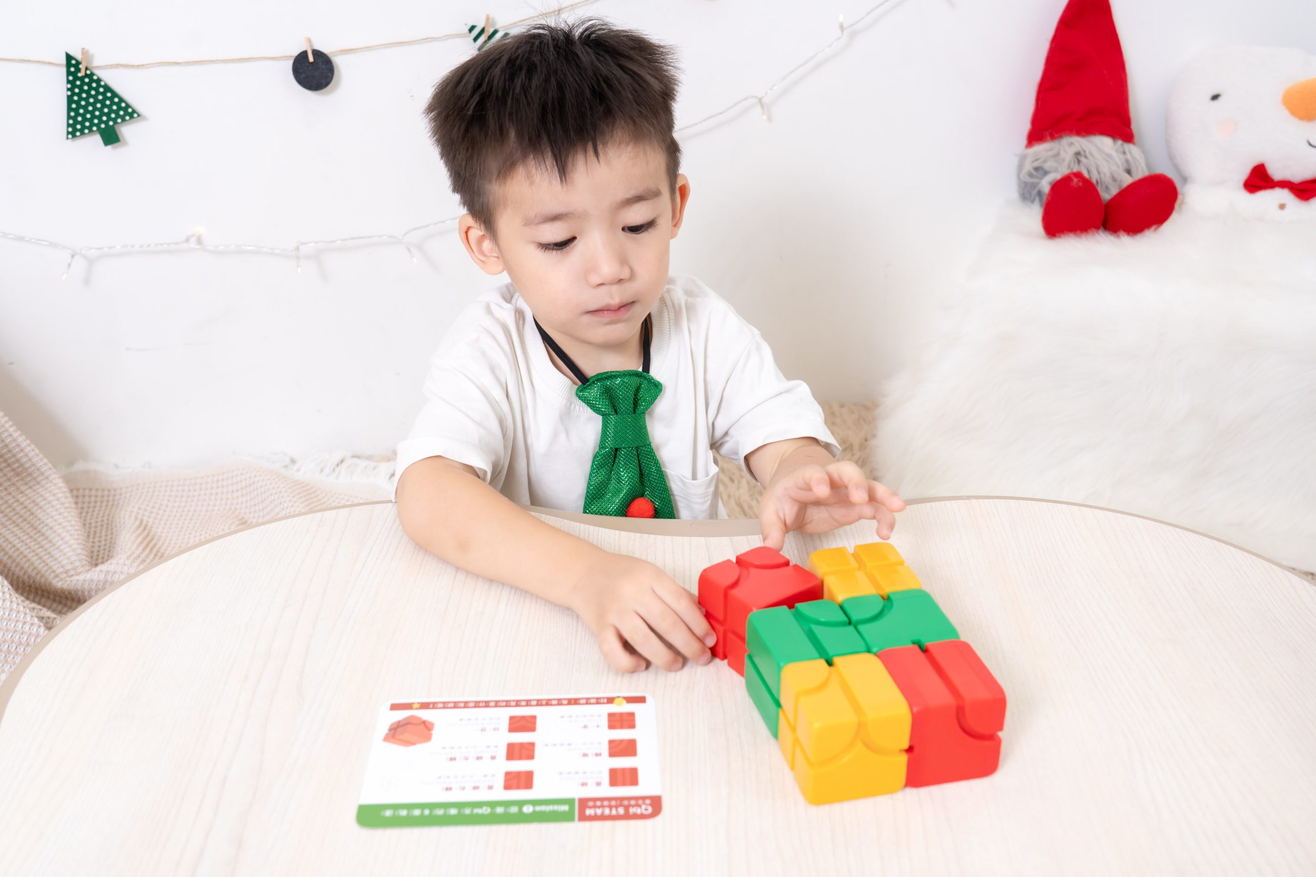 台灣之光【Qbi益智磁吸軌道玩具｜開發孩子無限可能～從0歲玩到99歲】茜茜獨家聖誕新品！