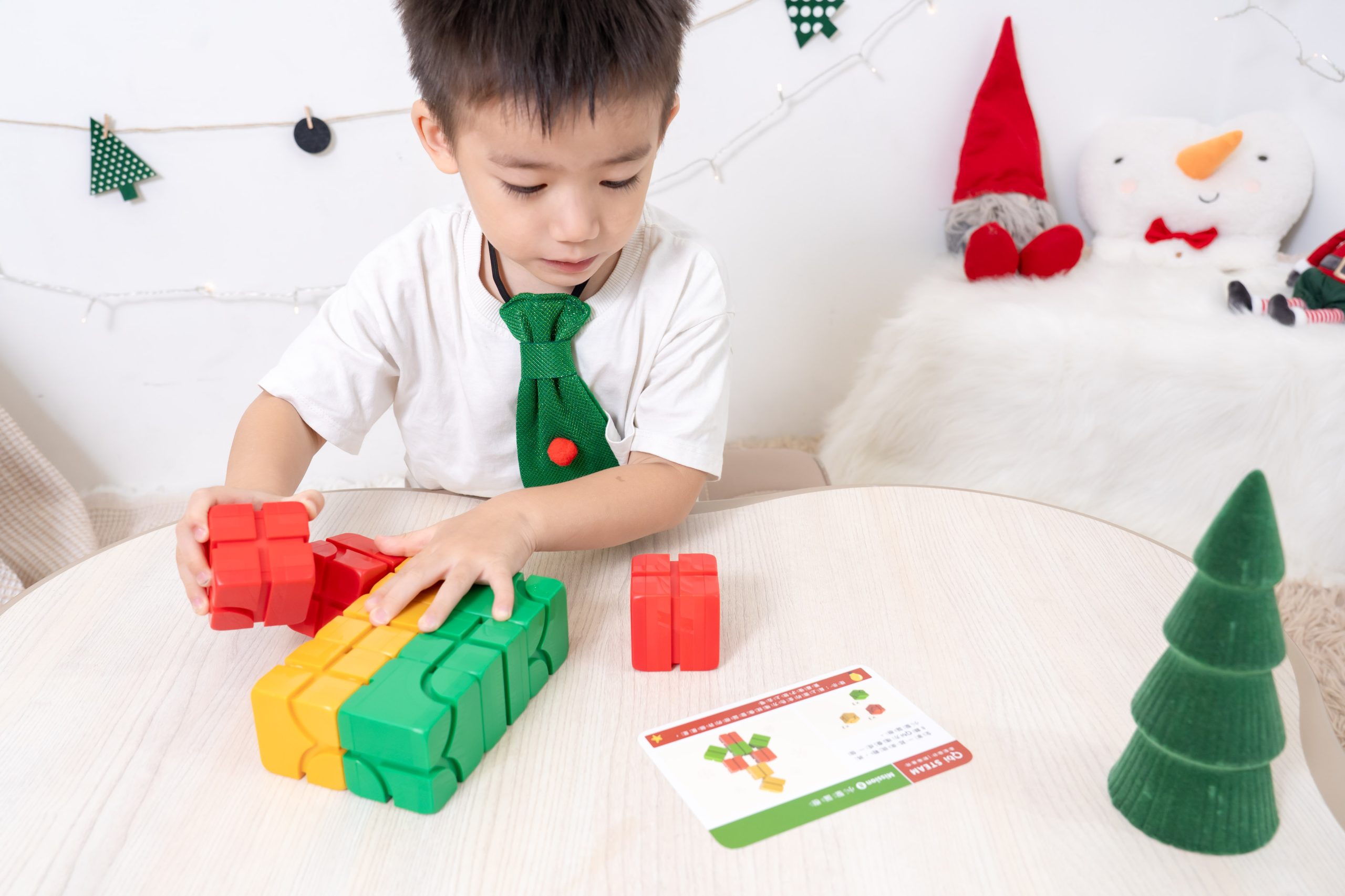 台灣之光【Qbi益智磁吸軌道玩具｜開發孩子無限可能～從0歲玩到99歲】茜茜獨家聖誕新品！