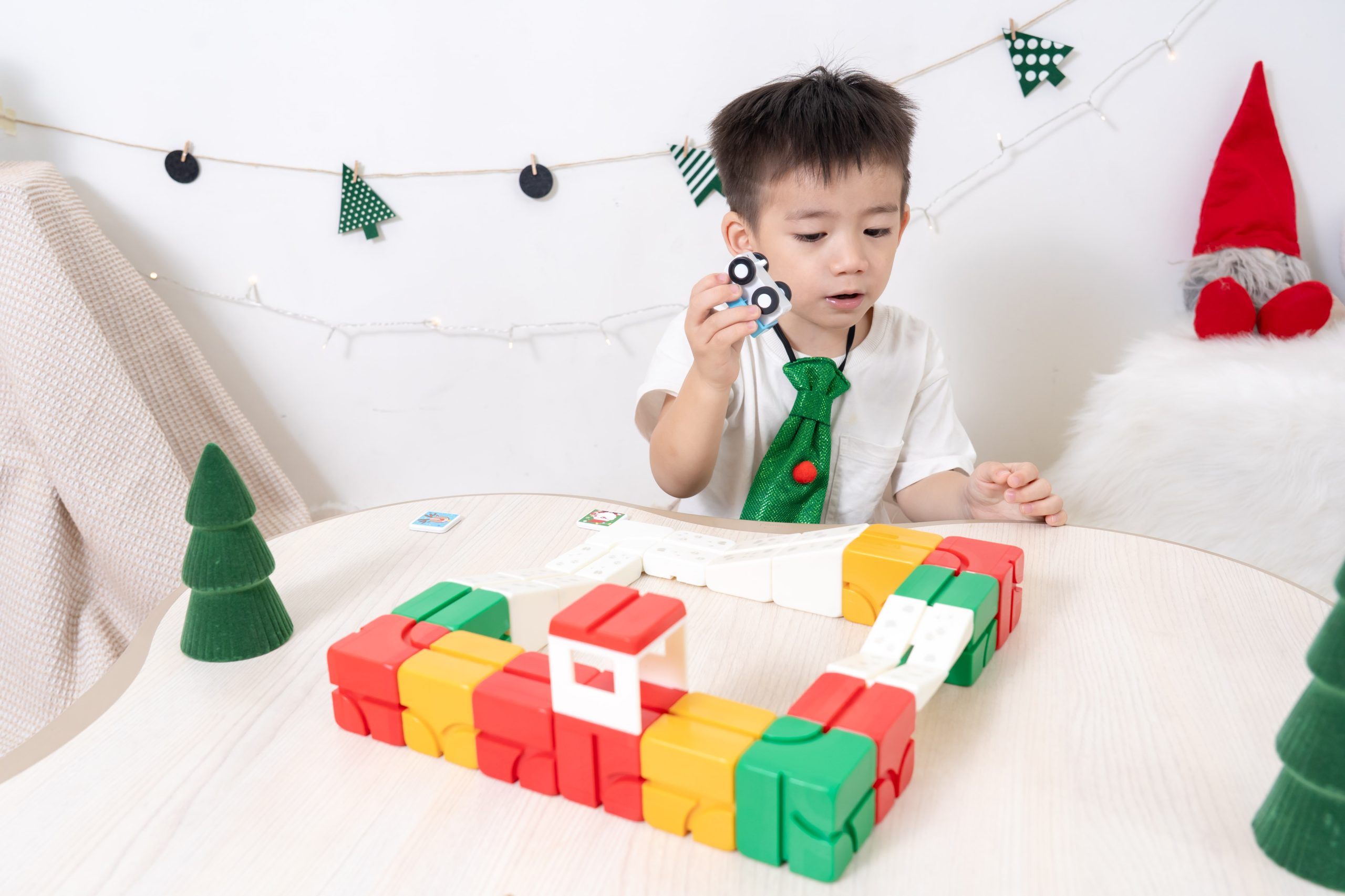 台灣之光【Qbi益智磁吸軌道玩具｜開發孩子無限可能～從0歲玩到99歲】茜茜獨家聖誕新品！