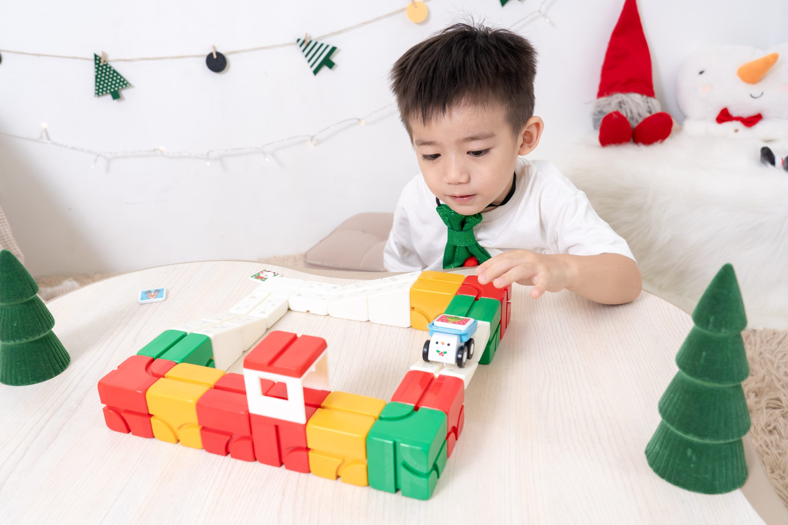 台灣之光【Qbi益智磁吸軌道玩具｜開發孩子無限可能～從0歲玩到99歲】茜茜獨家聖誕新品！