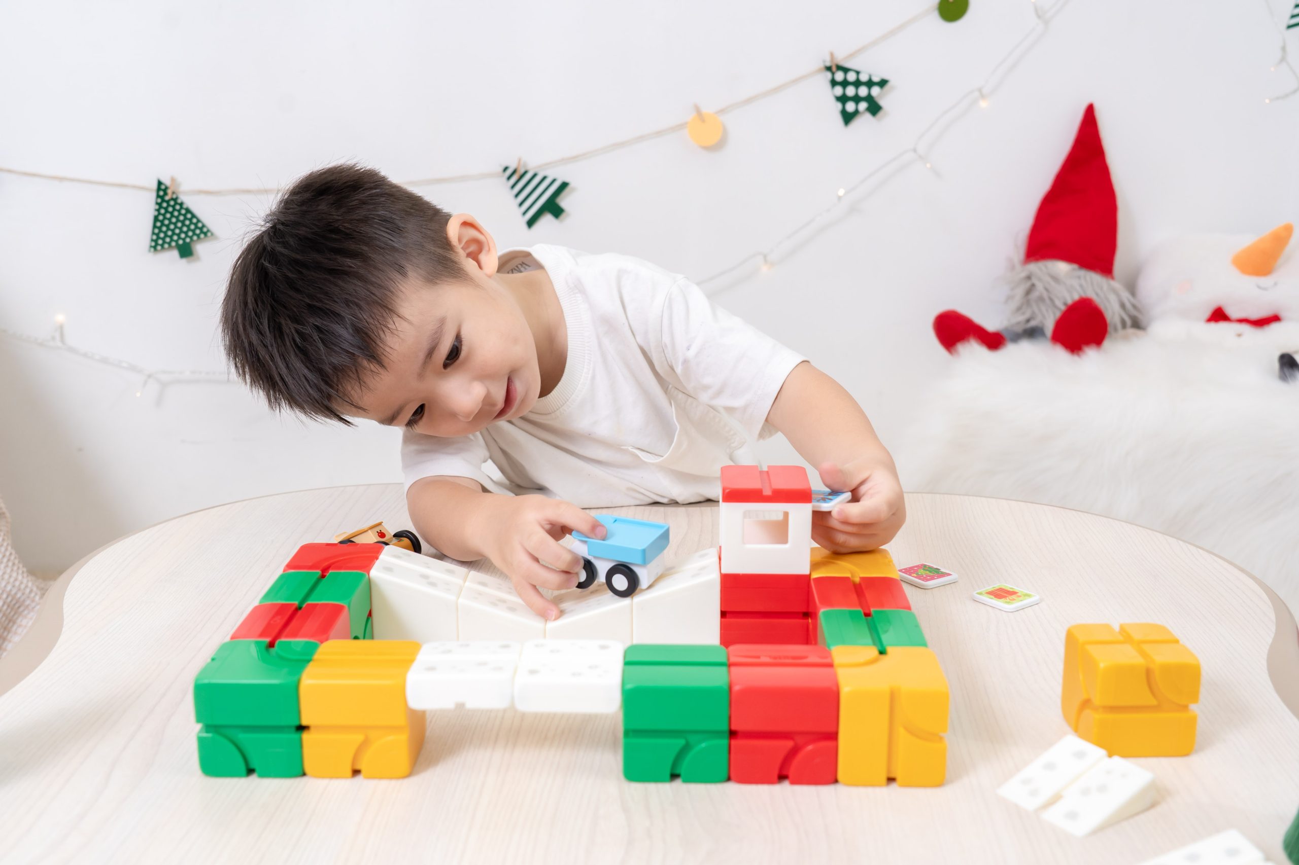 台灣之光【Qbi益智磁吸軌道玩具｜開發孩子無限可能～從0歲玩到99歲】茜茜獨家聖誕新品！