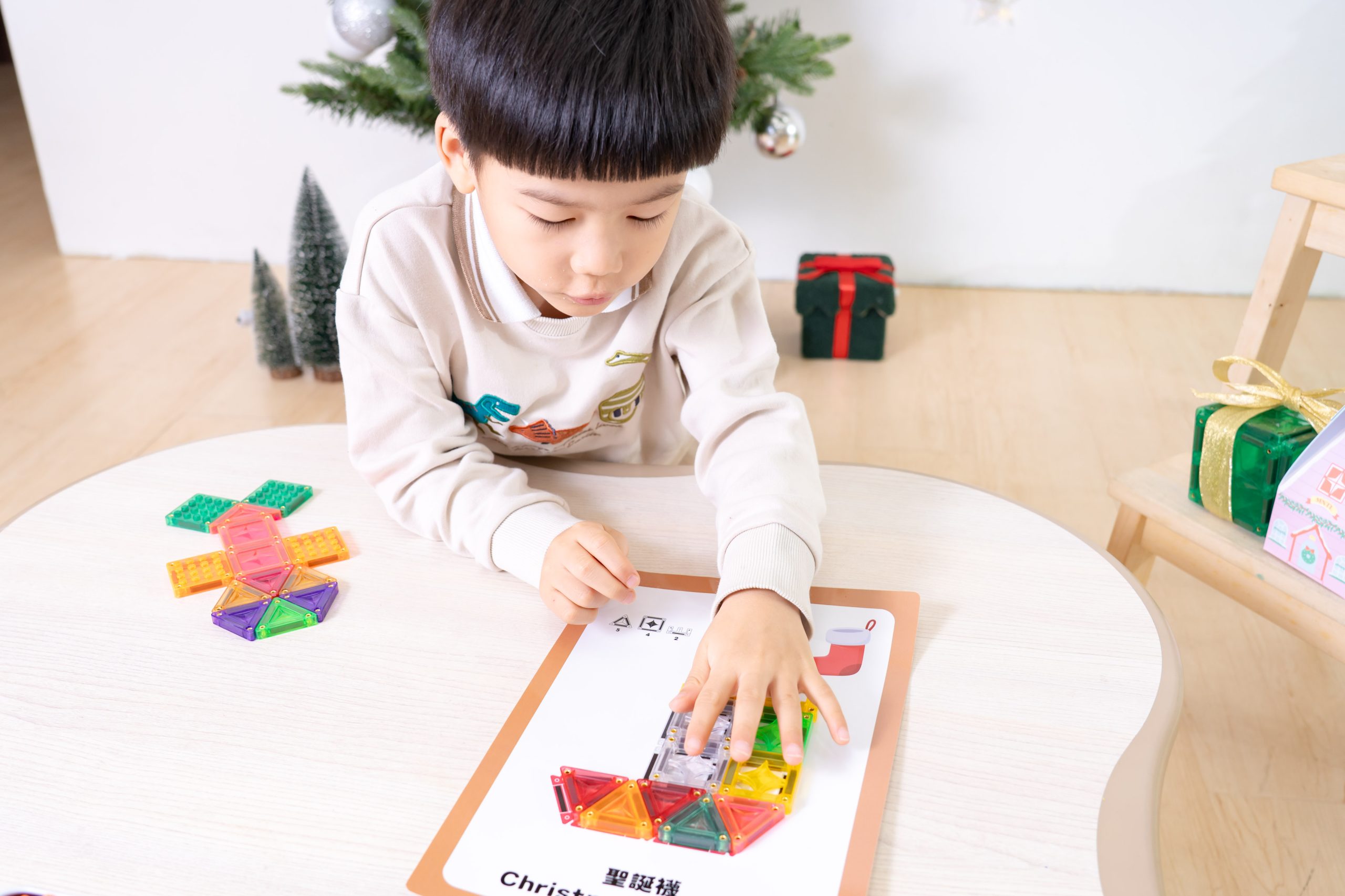 玩出未來創造力【MNTL多彩藝術磁力片、磁力積木、迷你磁力片】0-10歲玩法分享+實玩影片｜茜茜團購推薦