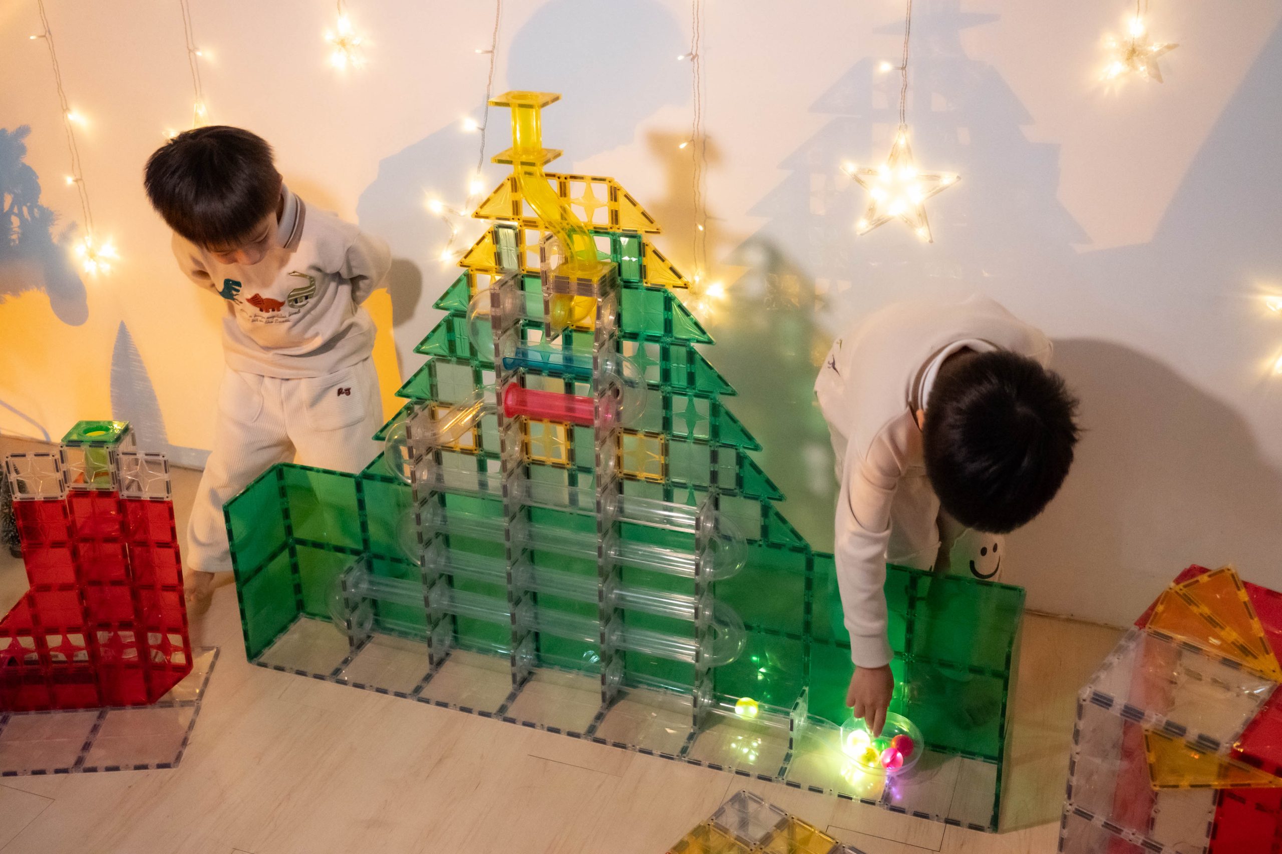 玩出未來創造力【MNTL多彩藝術磁力片、磁力積木、迷你磁力片】0-10歲玩法分享+實玩影片｜茜茜團購推薦