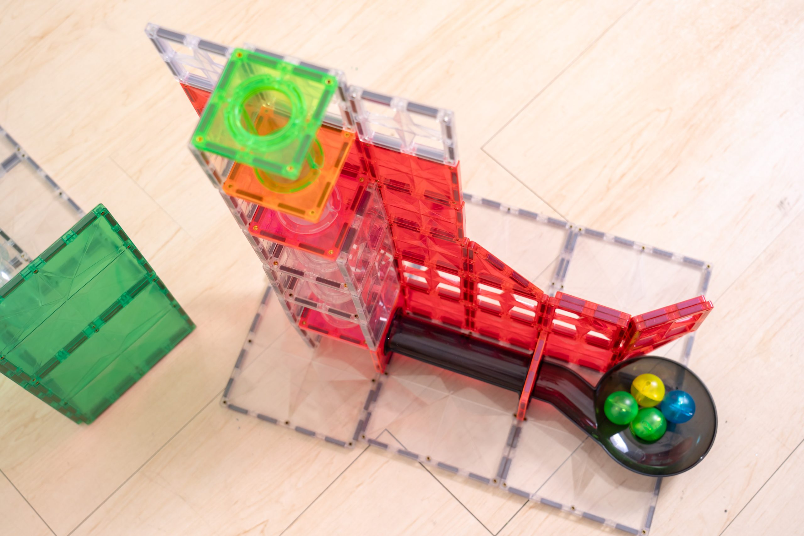 玩出未來創造力【MNTL多彩藝術磁力片、磁力積木、迷你磁力片】0-10歲玩法分享+實玩影片｜茜茜團購推薦