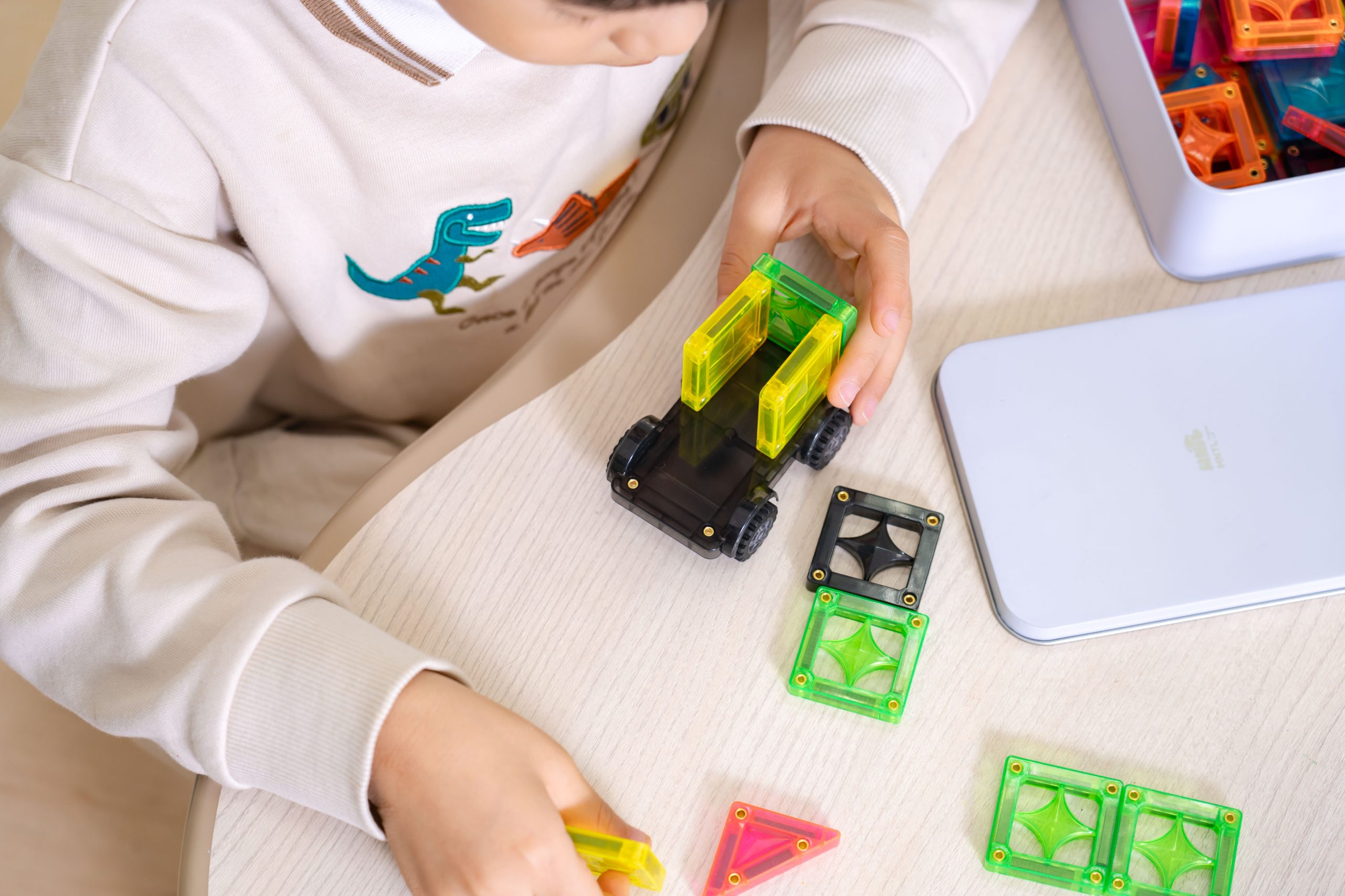 玩出未來創造力【MNTL多彩藝術磁力片、磁力積木、迷你磁力片】0-10歲玩法分享+實玩影片｜茜茜團購推薦