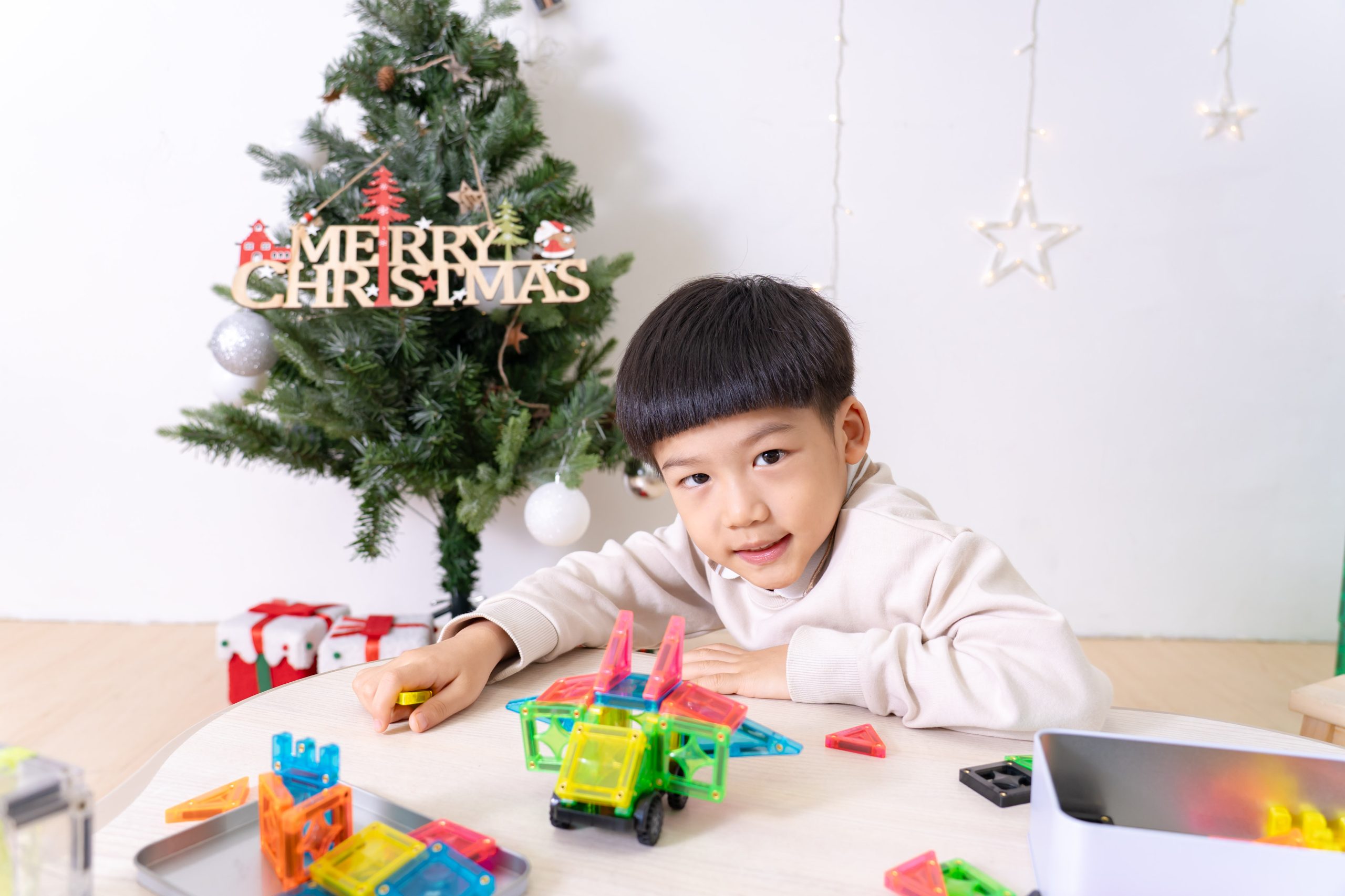 玩出未來創造力【MNTL多彩藝術磁力片、磁力積木、迷你磁力片】0-10歲玩法分享+實玩影片｜茜茜團購推薦