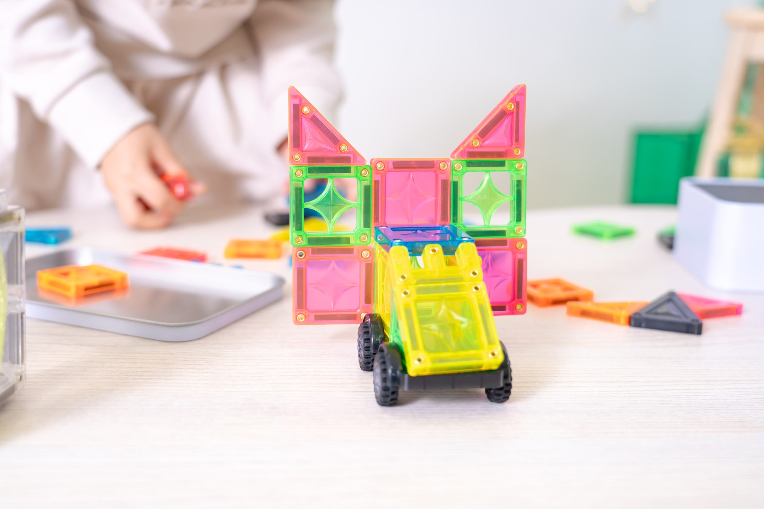 玩出未來創造力【MNTL多彩藝術磁力片、磁力積木、迷你磁力片】0-10歲玩法分享+實玩影片｜茜茜團購推薦