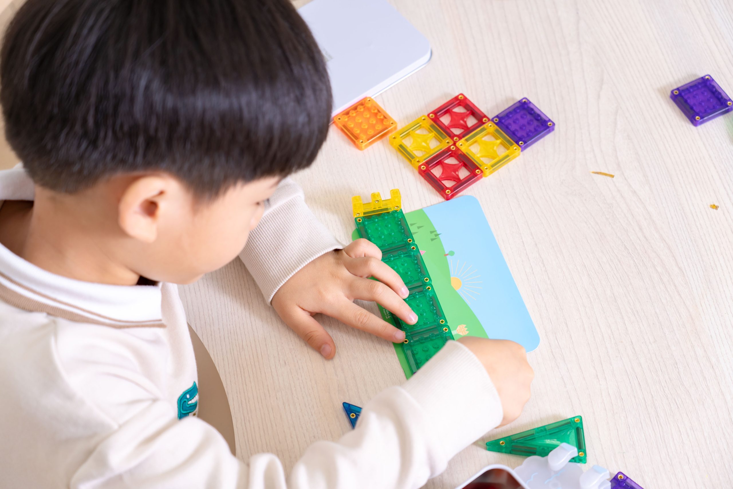 玩出未來創造力【MNTL多彩藝術磁力片、磁力積木、迷你磁力片】0-10歲玩法分享+實玩影片｜茜茜團購推薦