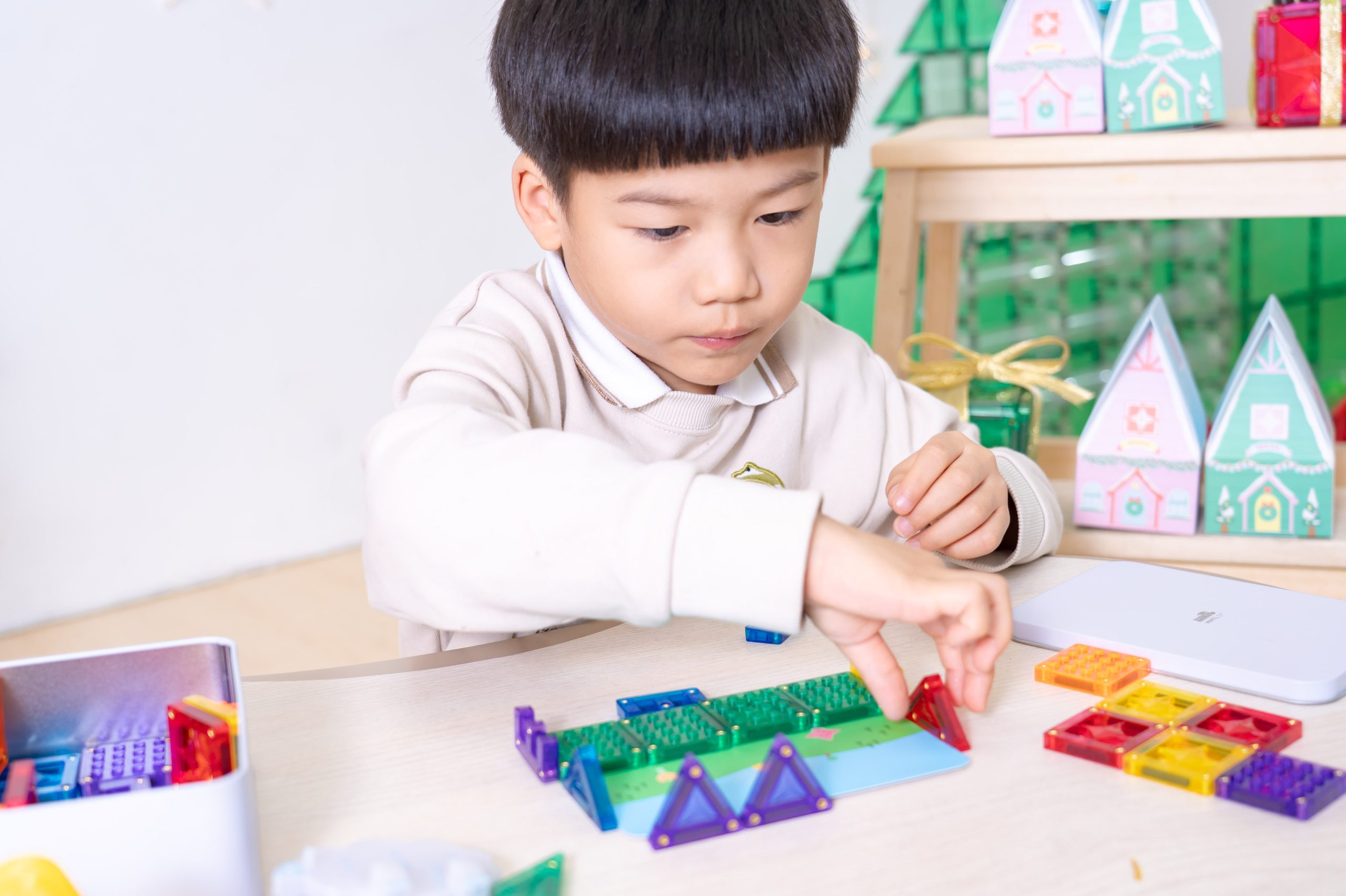 玩出未來創造力【MNTL多彩藝術磁力片、磁力積木、迷你磁力片】0-10歲玩法分享+實玩影片｜茜茜團購推薦