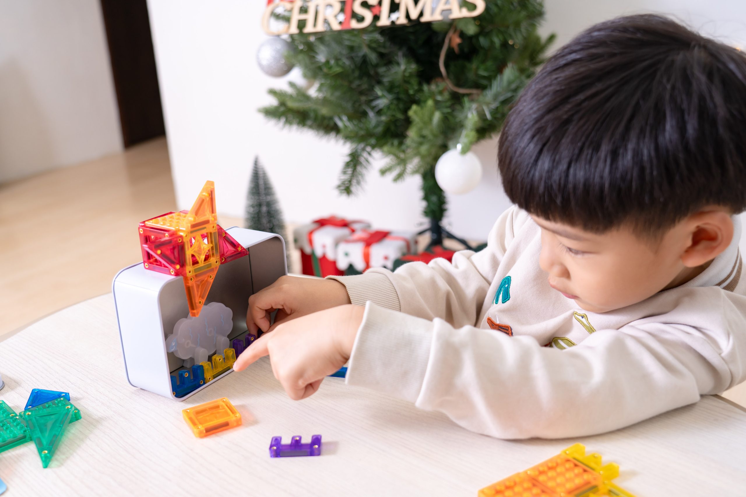 玩出未來創造力【MNTL多彩藝術磁力片、磁力積木、迷你磁力片】0-10歲玩法分享+實玩影片｜茜茜團購推薦