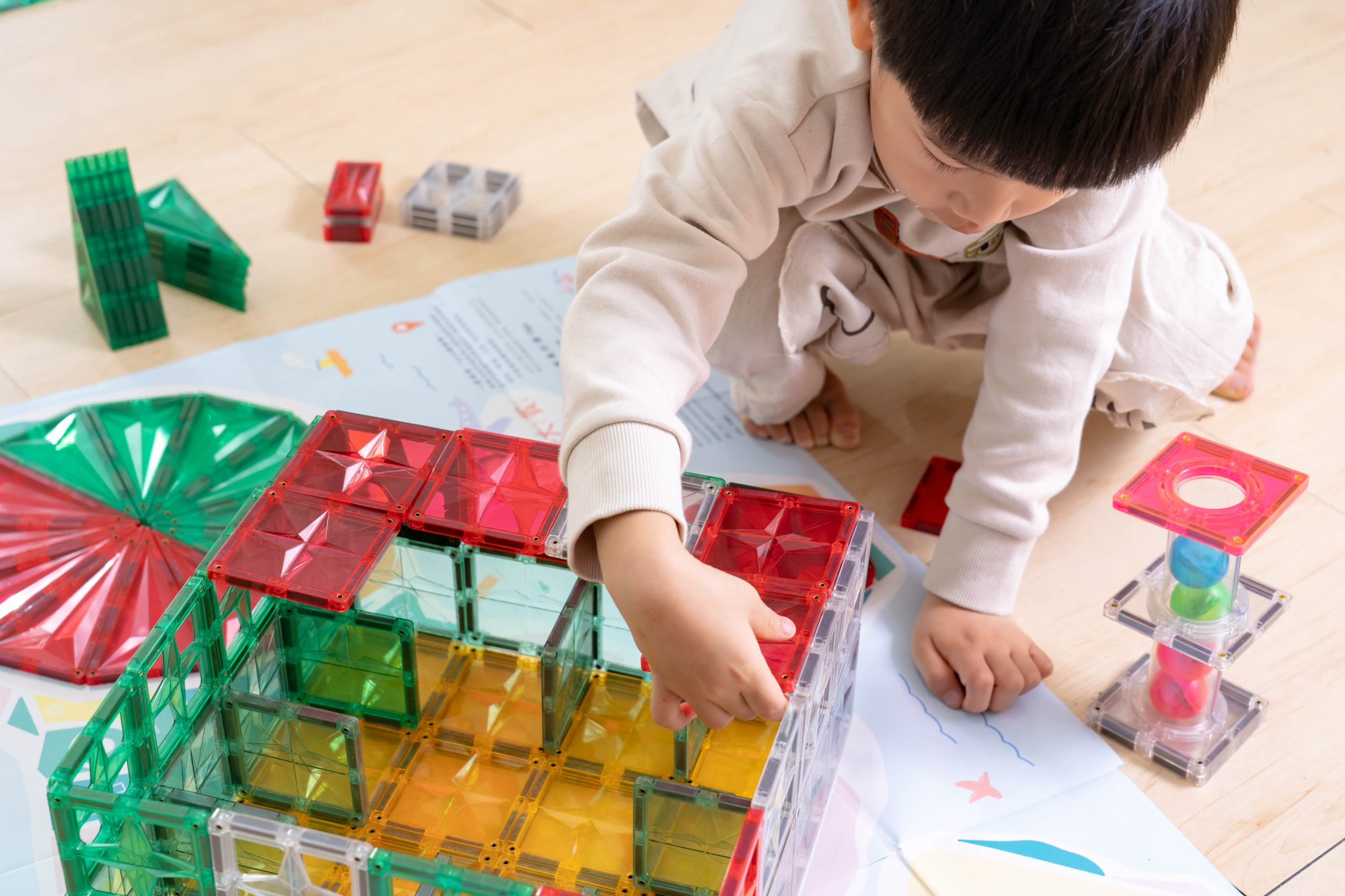 玩出未來創造力【MNTL多彩藝術磁力片、磁力積木、迷你磁力片】0-10歲玩法分享+實玩影片｜茜茜團購推薦