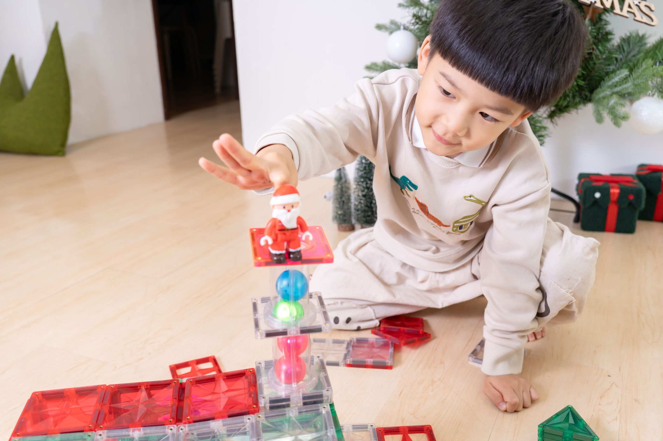 玩出未來創造力【MNTL多彩藝術磁力片、磁力積木、迷你磁力片】0-10歲玩法分享+實玩影片｜茜茜團購推薦