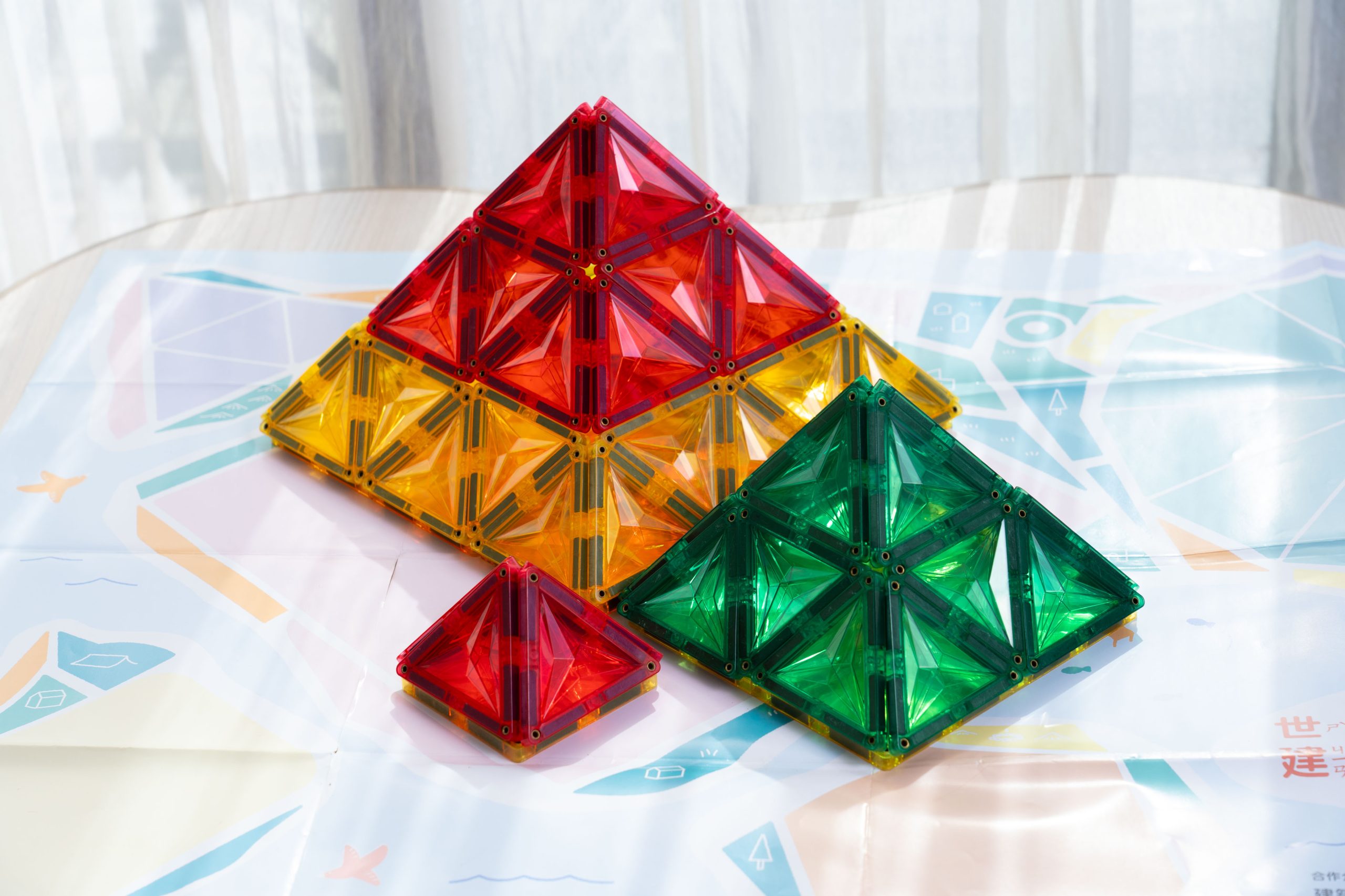 玩出未來創造力【MNTL多彩藝術磁力片、磁力積木、迷你磁力片】0-10歲玩法分享+實玩影片｜茜茜團購推薦