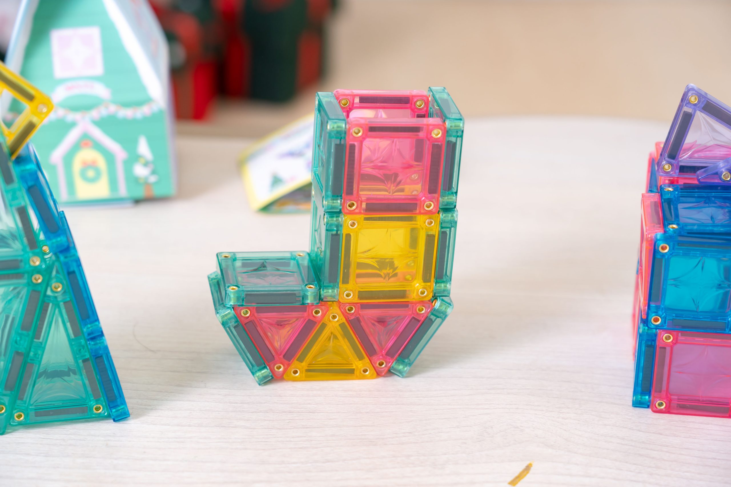 玩出未來創造力【MNTL多彩藝術磁力片、磁力積木、迷你磁力片】0-10歲玩法分享+實玩影片｜茜茜團購推薦