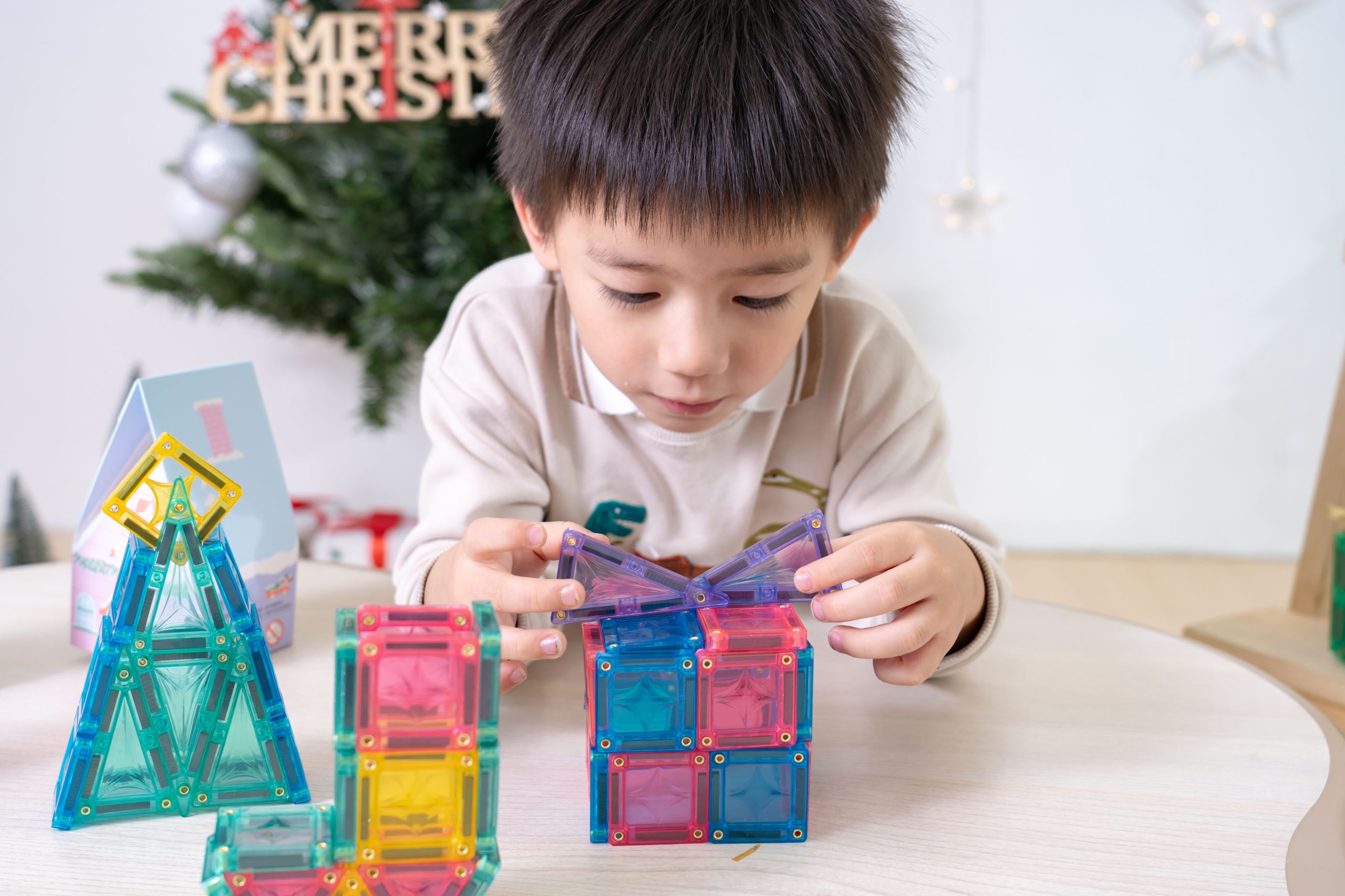 玩出未來創造力【MNTL多彩藝術磁力片、磁力積木、迷你磁力片】0-10歲玩法分享+實玩影片｜茜茜團購推薦