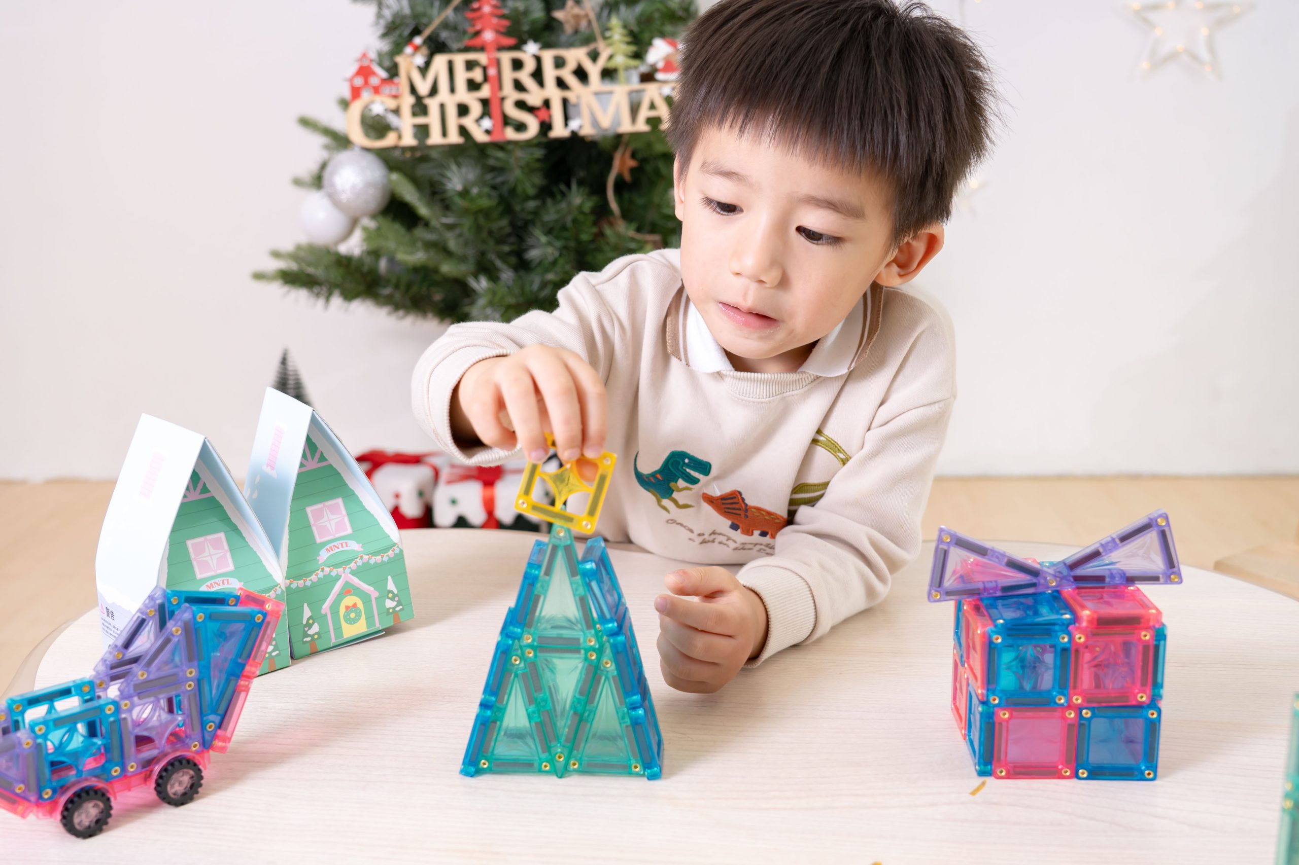 玩出未來創造力【MNTL多彩藝術磁力片、磁力積木、迷你磁力片】0-10歲玩法分享+實玩影片｜茜茜團購推薦